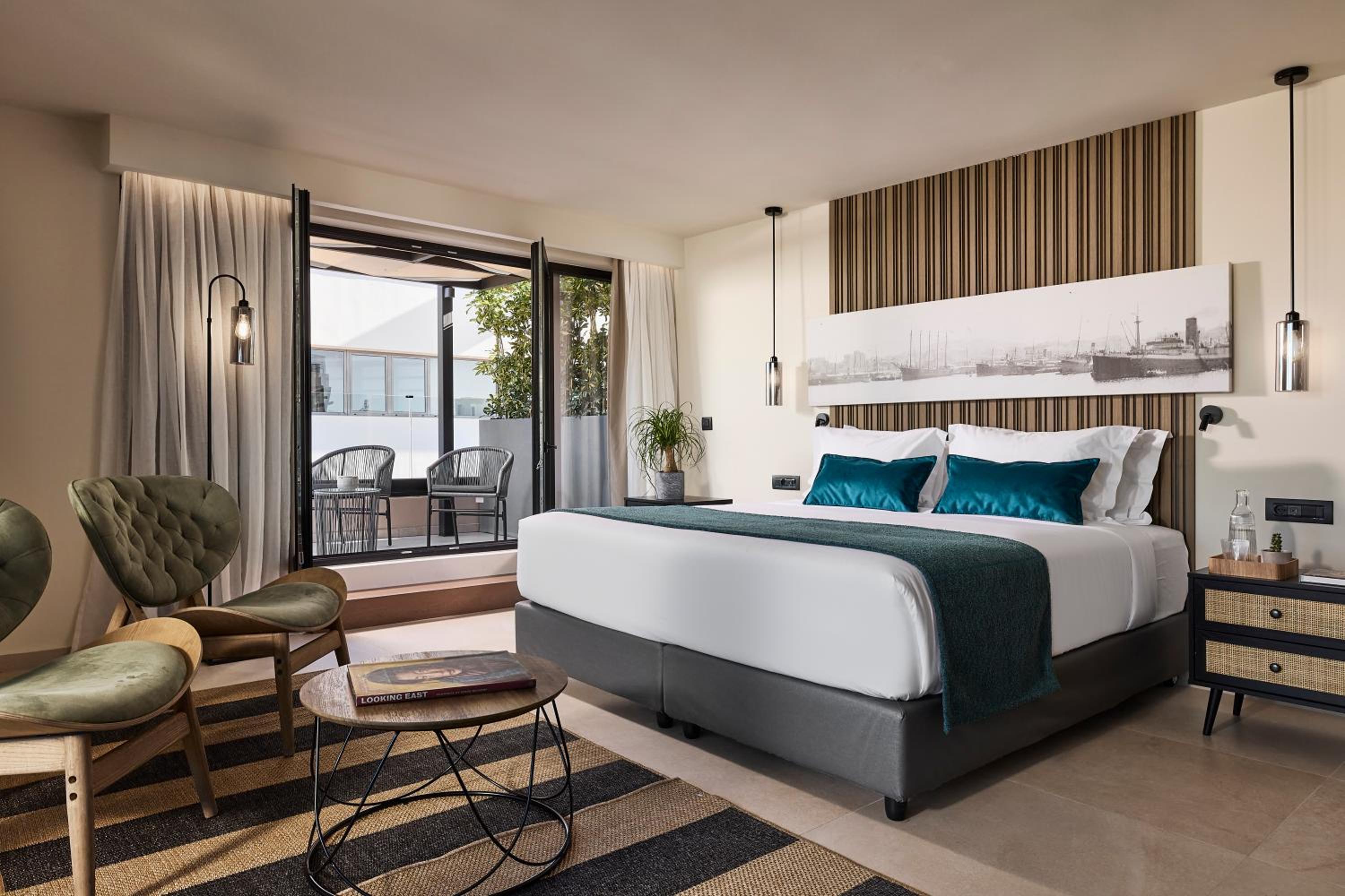 Executive Suite with Terrace and City View - Photo 20