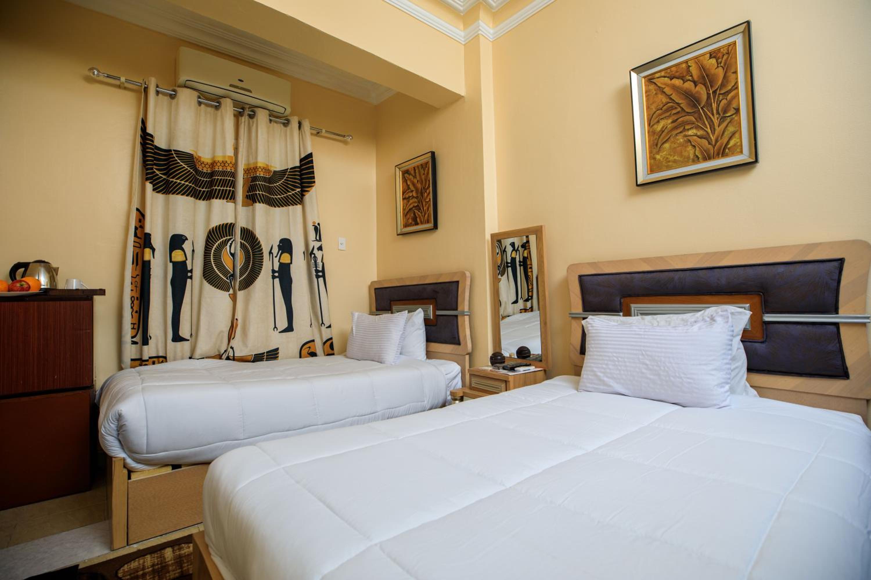 Deluxe Double or Twin Room - Photo 10