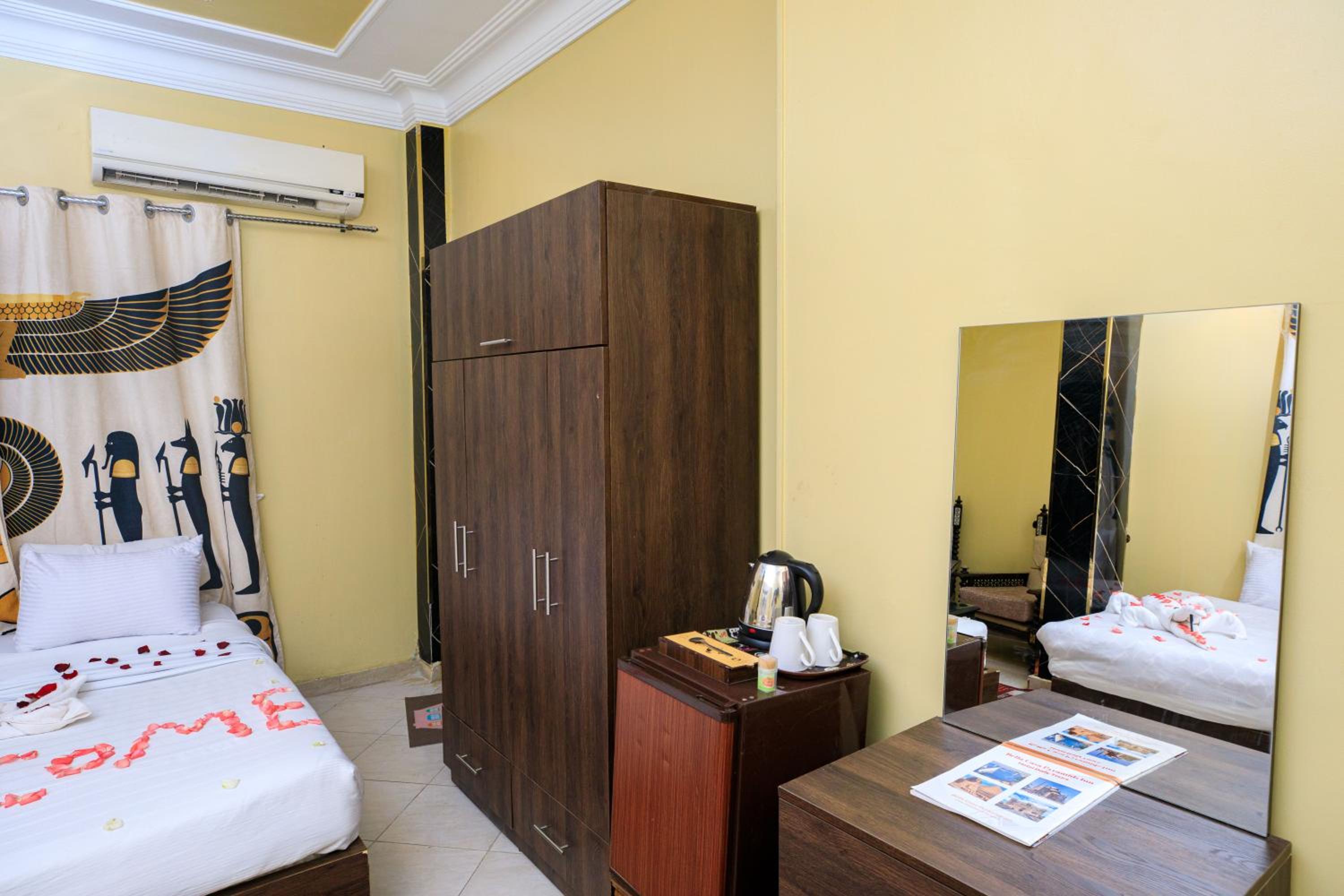 Quadruple Room - Photo 11