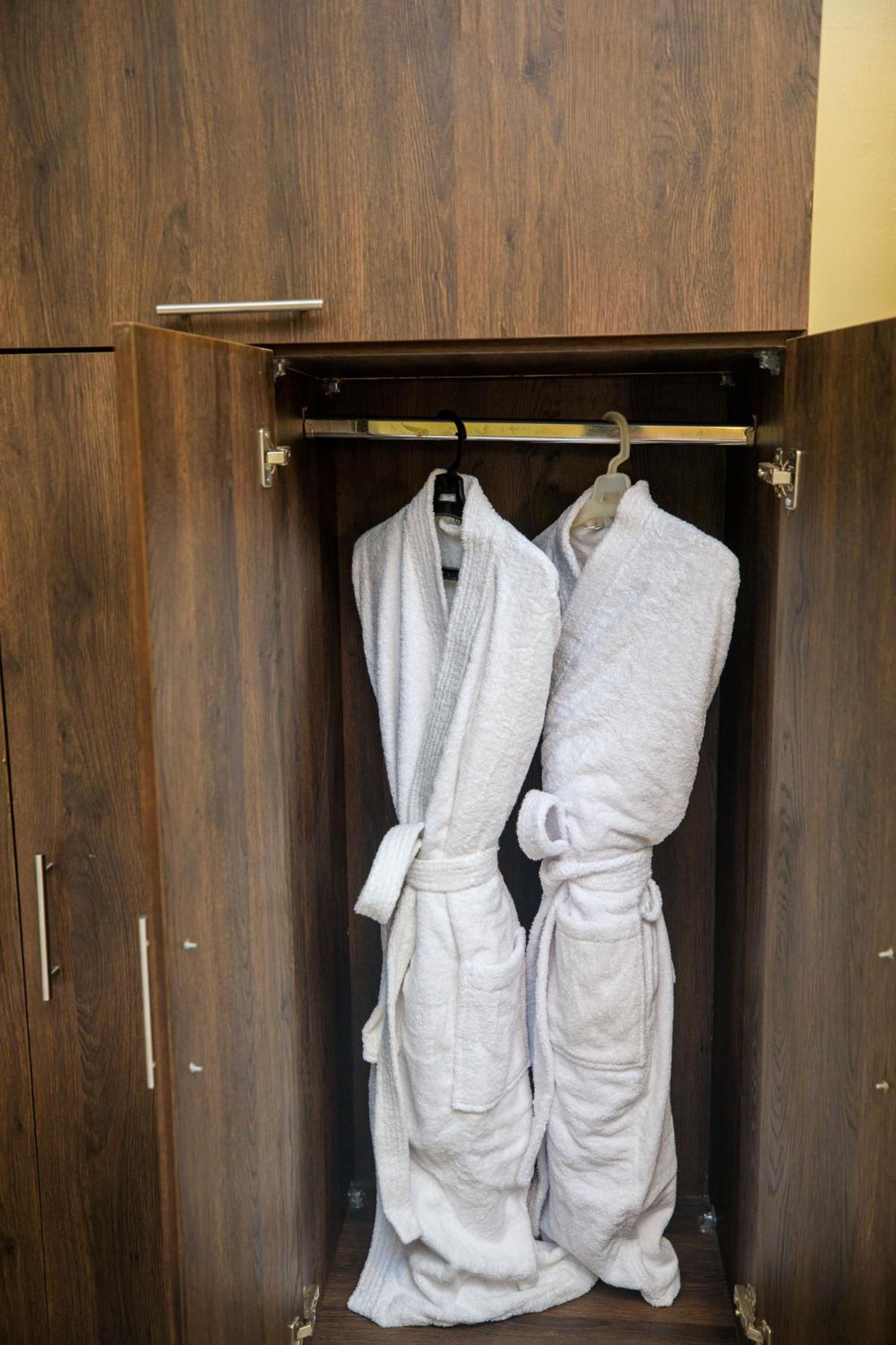 Quadruple Room - Photo 14