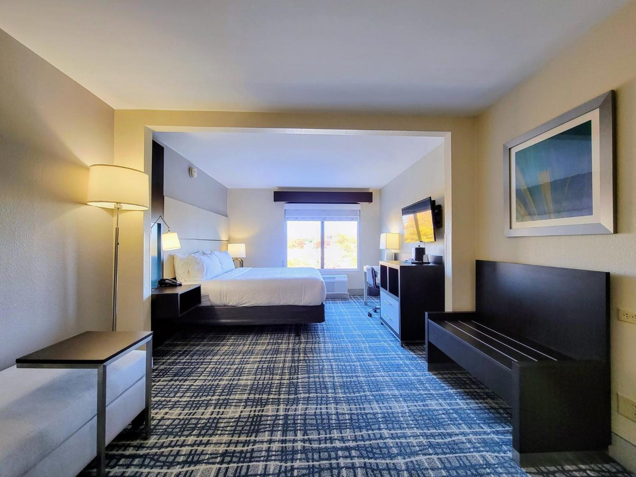 Standard King Room - Photo 2