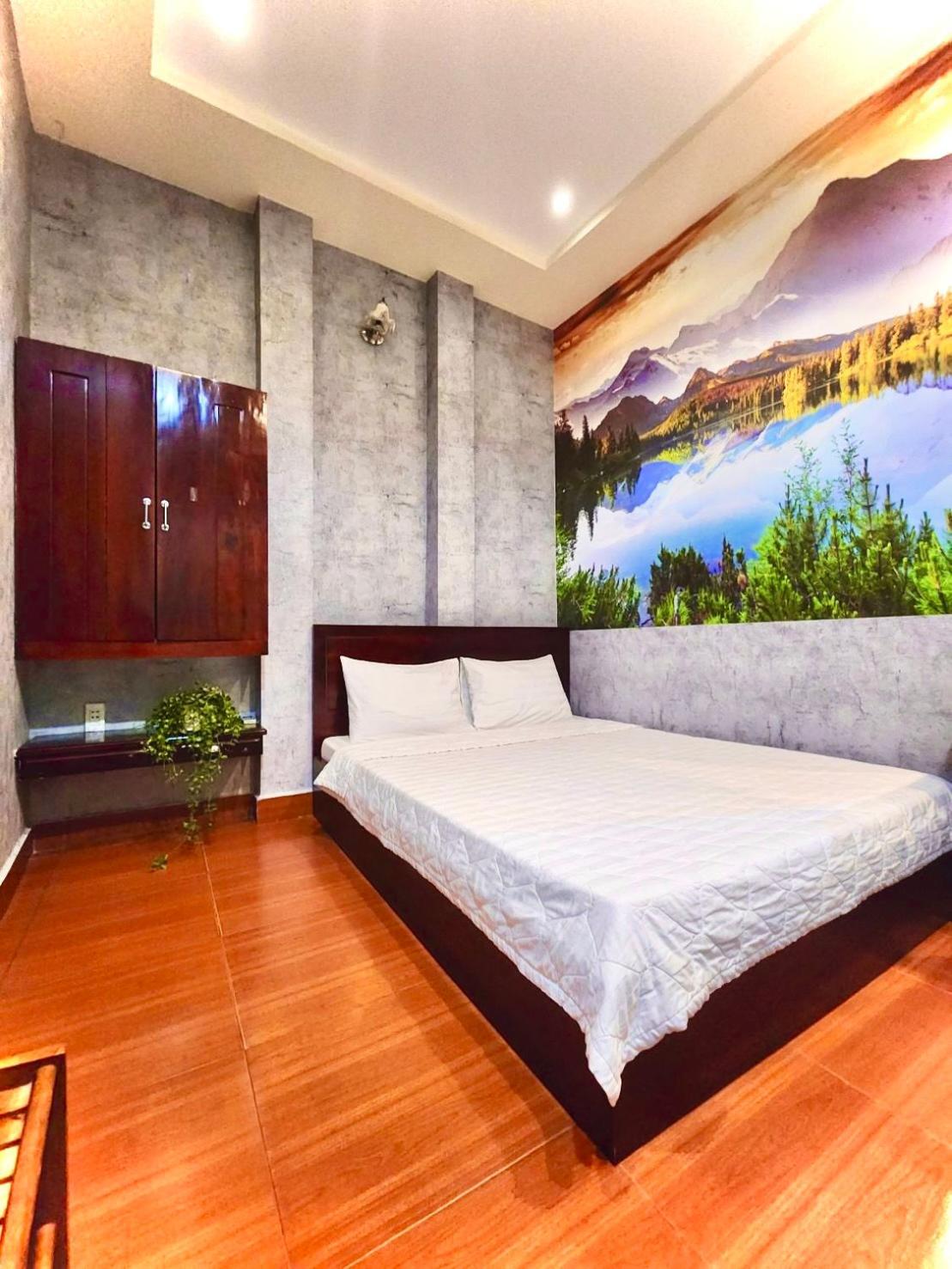 Deluxe Double Room (2 Adults + 1 Child)