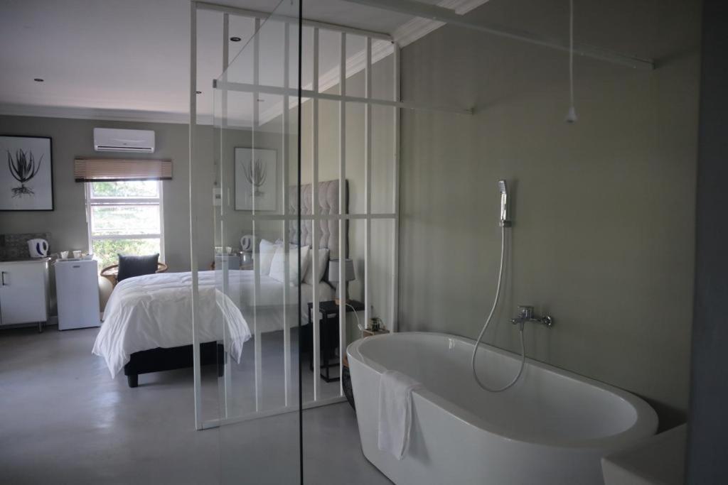 Small Double Room photo 2
