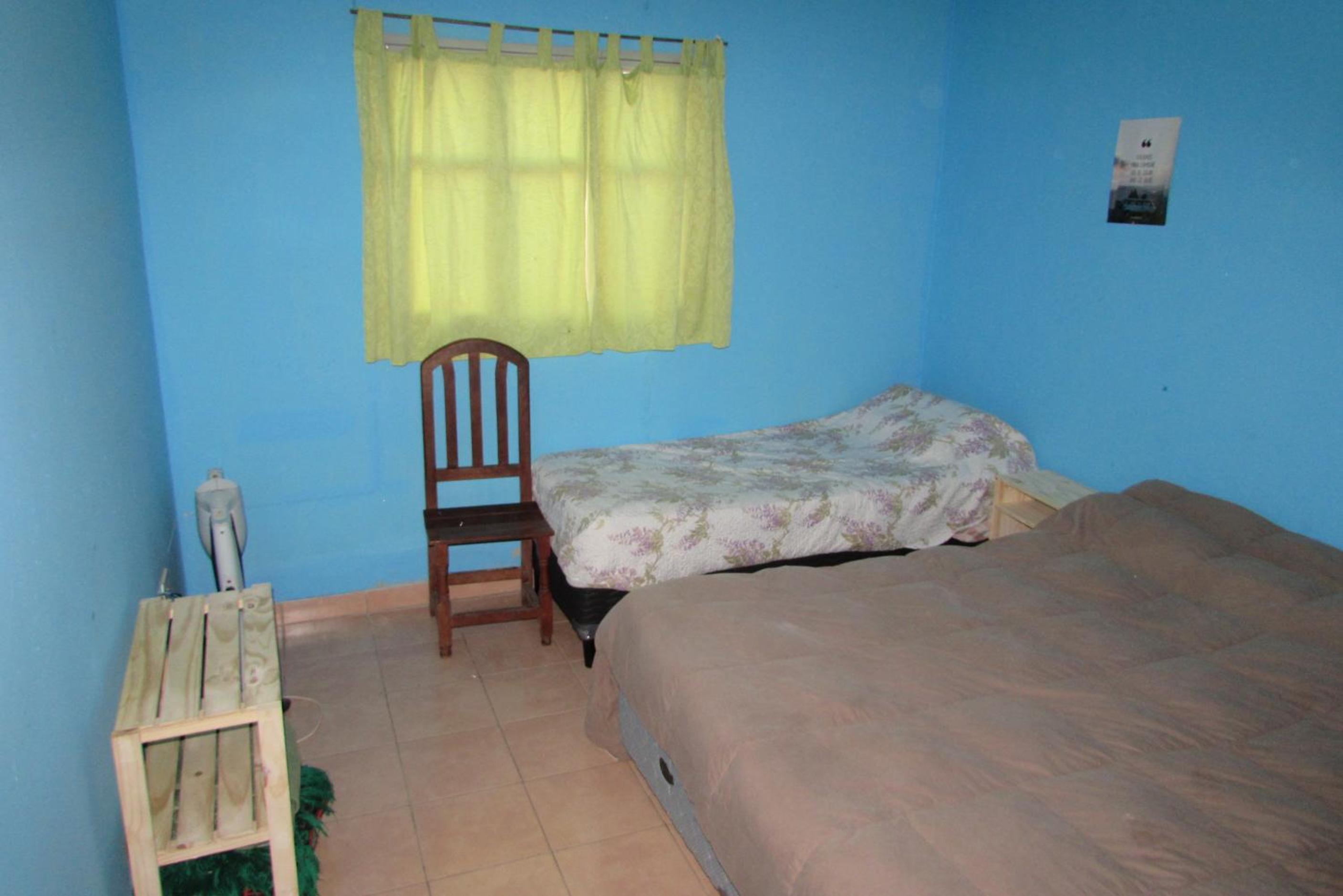 Economy Triple Room with Shared Bathroom photo 3