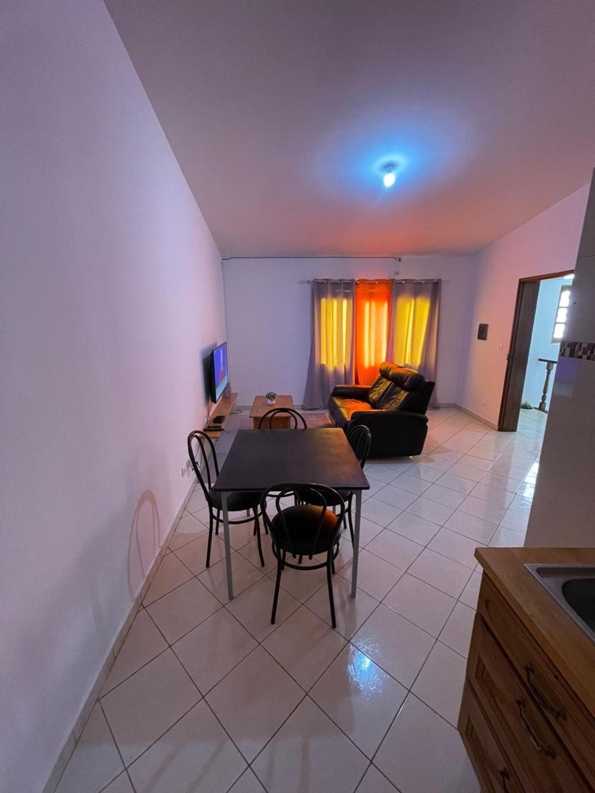 One-Bedroom Apartment photo 3