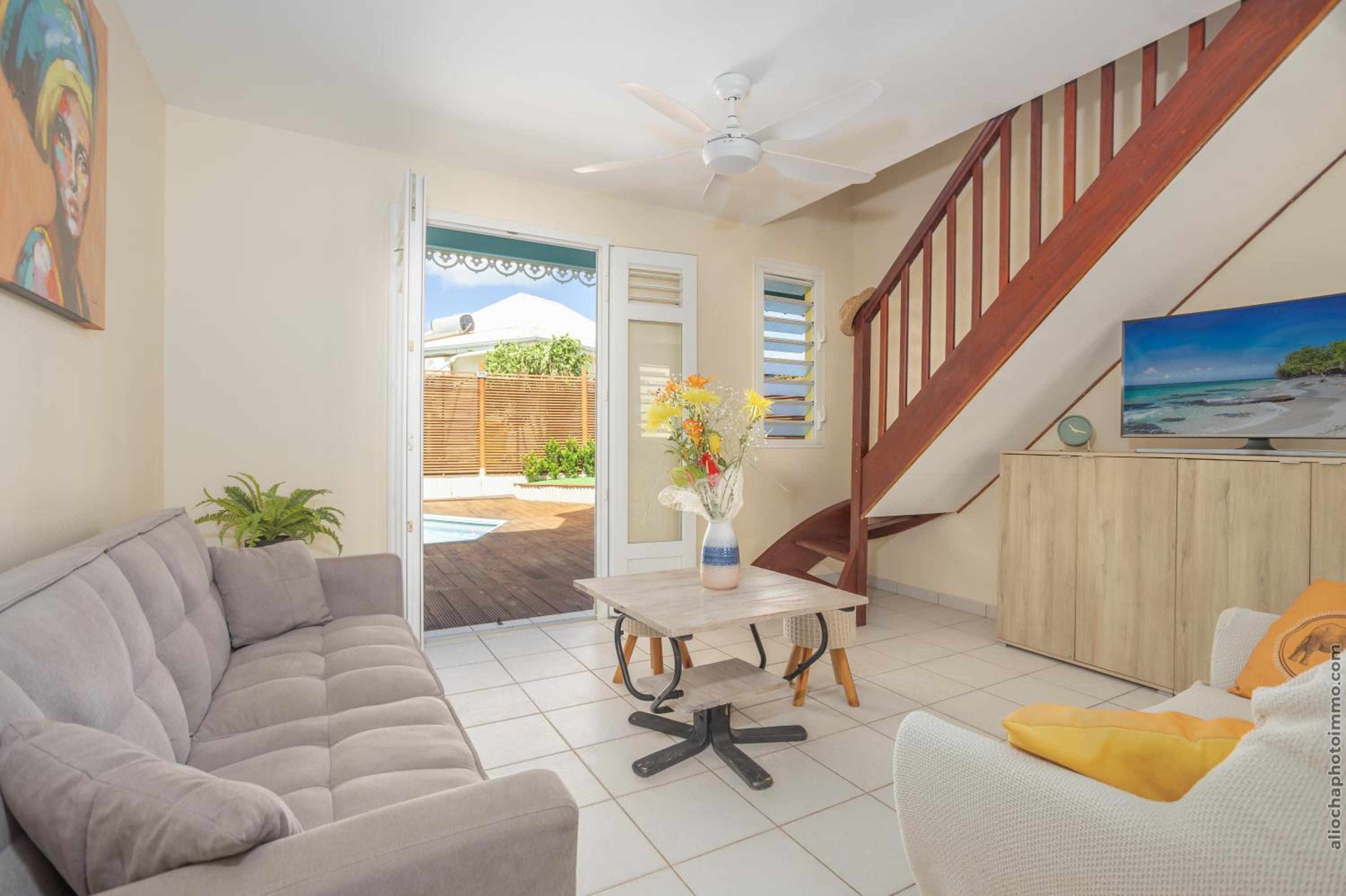 Three-Bedroom House photo 2