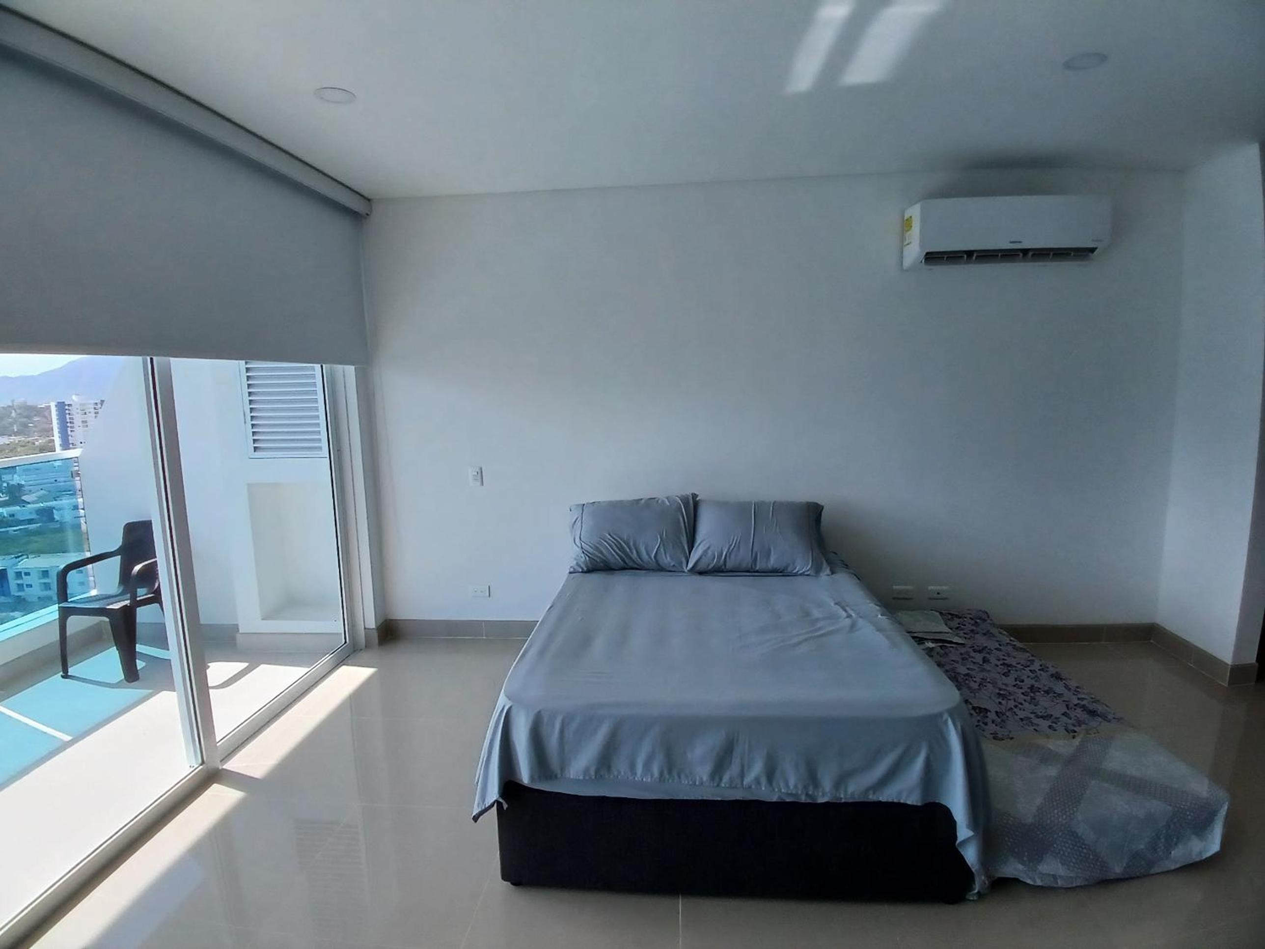 One-Bedroom Apartment photo 2