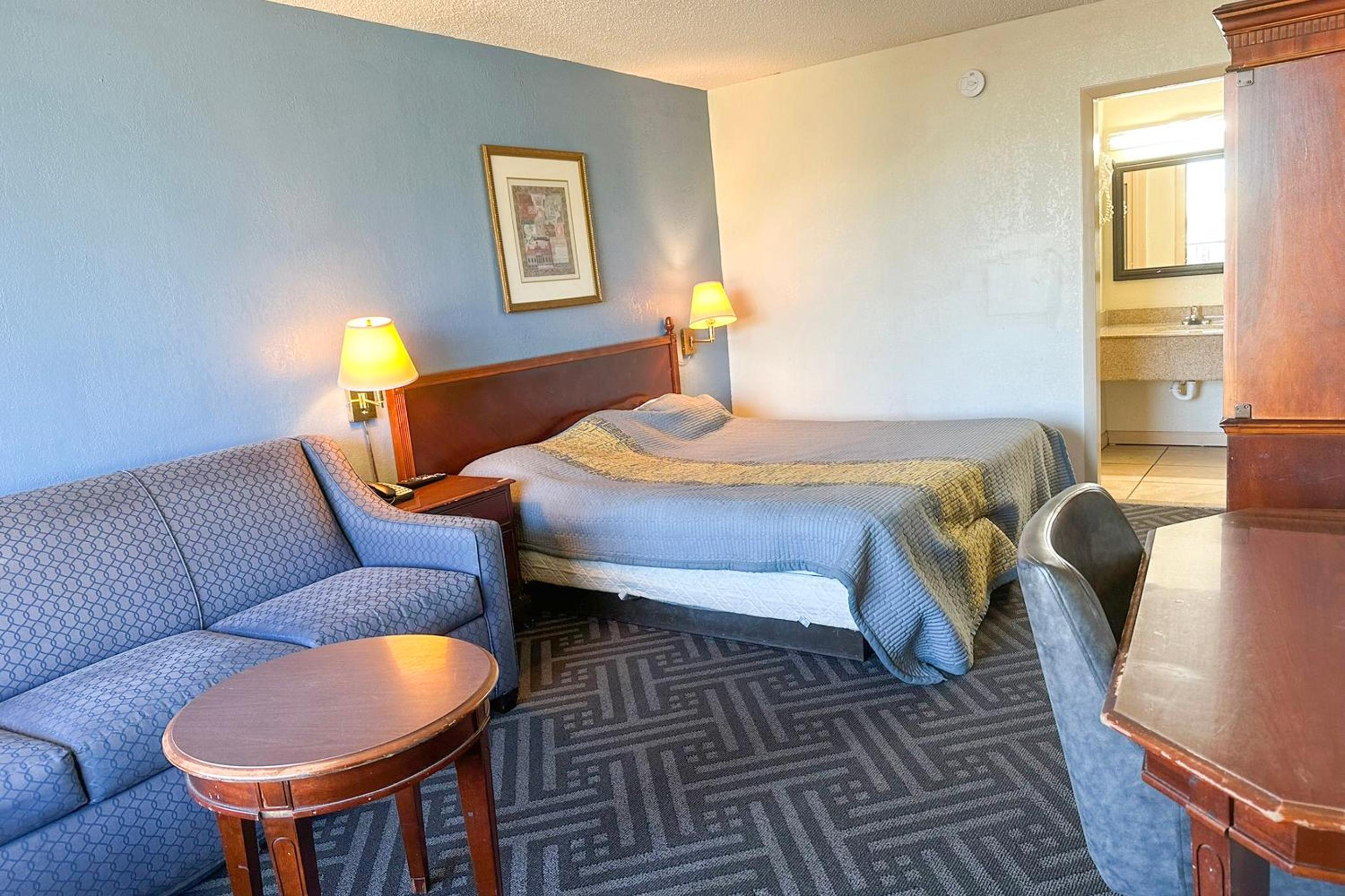 Full Bed Smoking - Photo 1