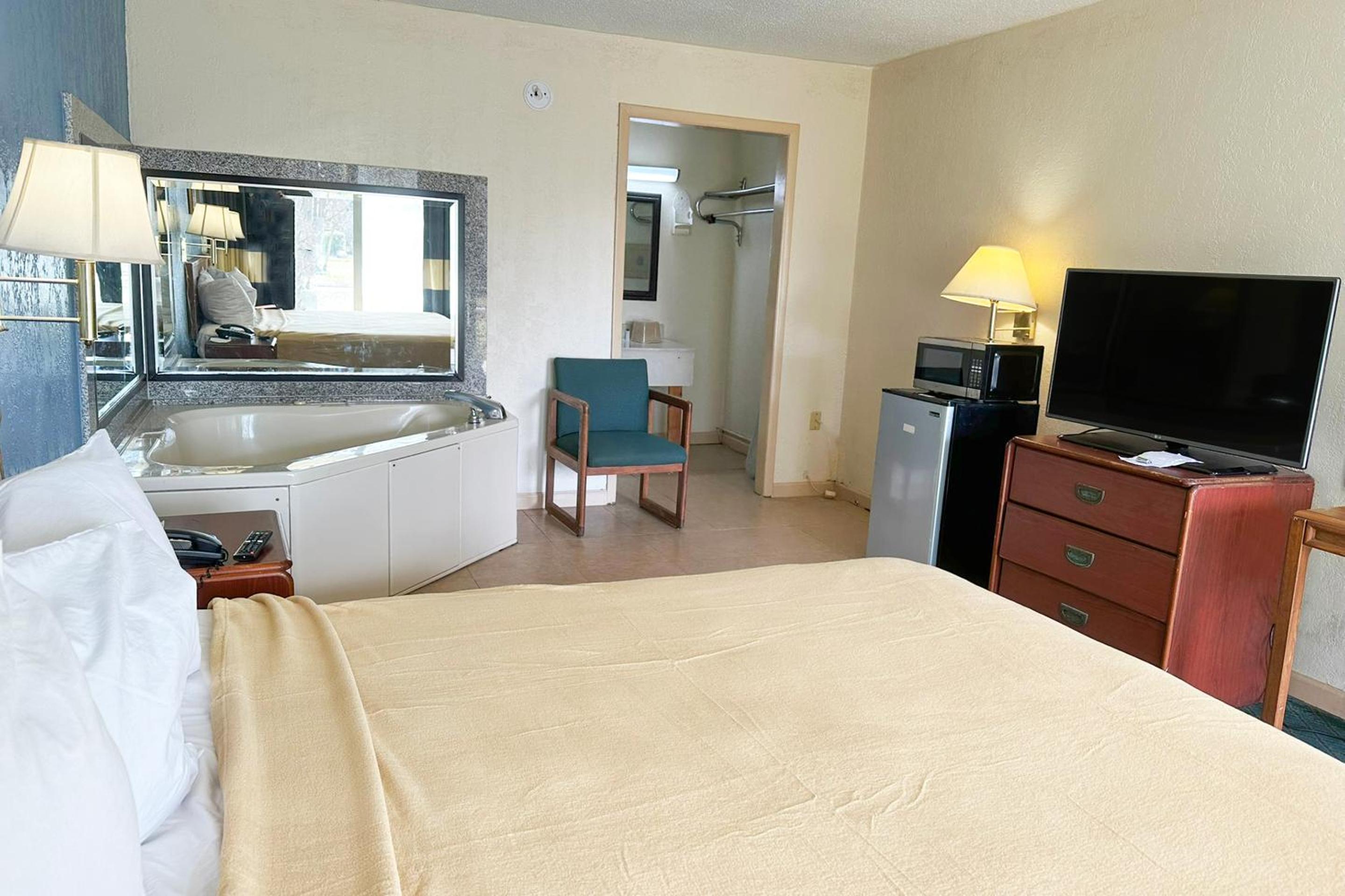 Full Bed Non-Smoking - Photo 8