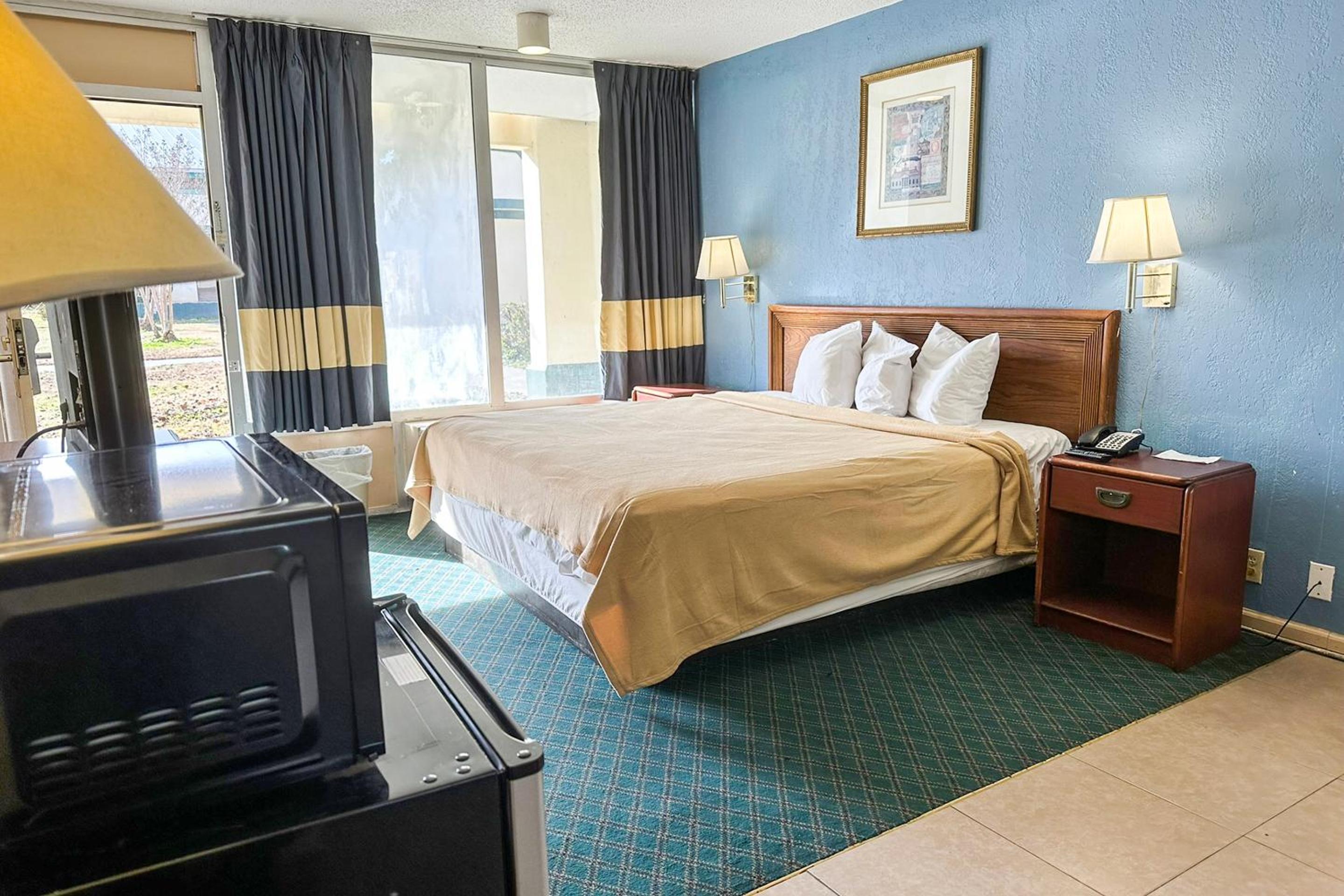 Full Bed Non-Smoking - Photo 1