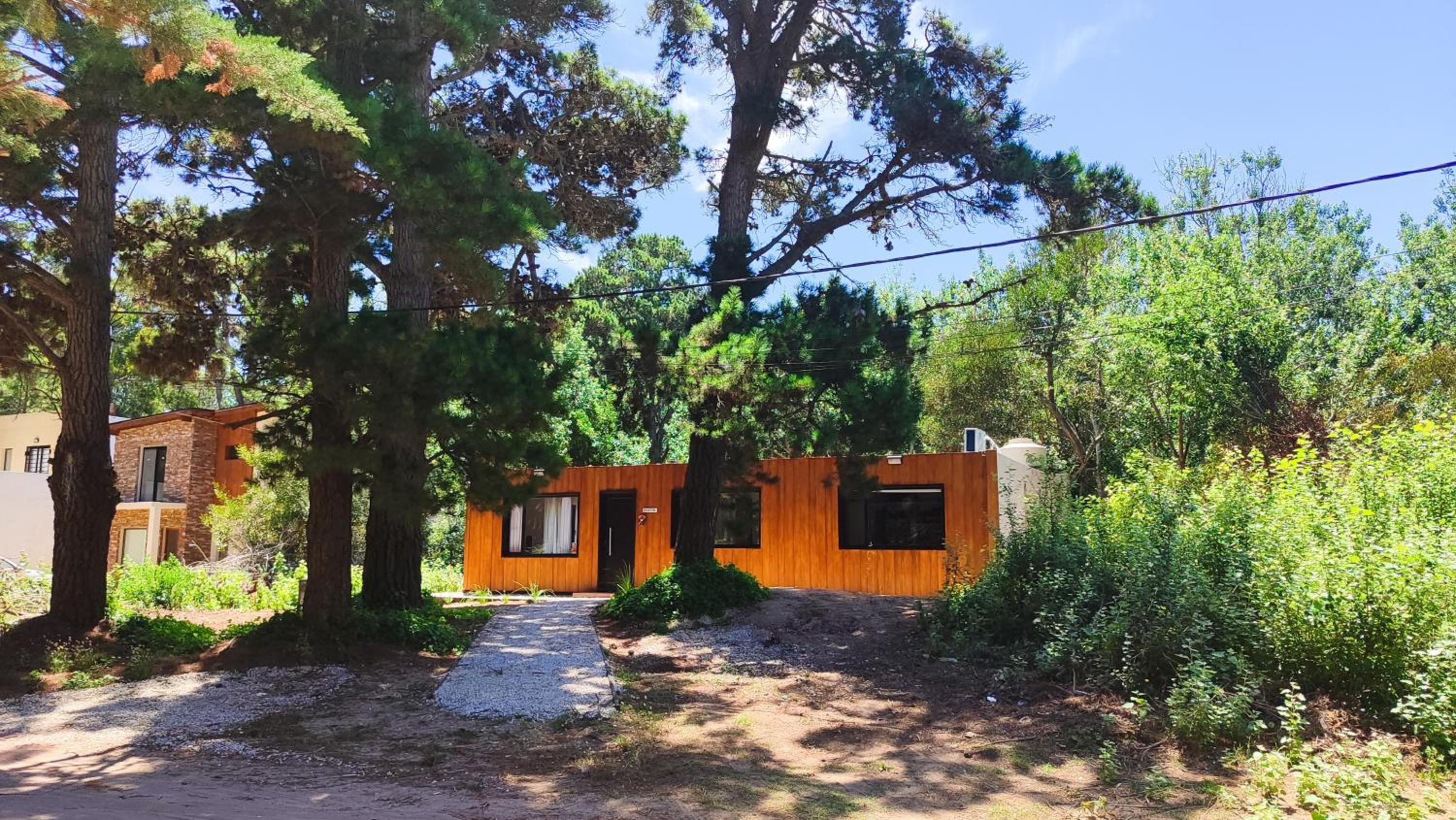 Three-Bedroom House photo 2