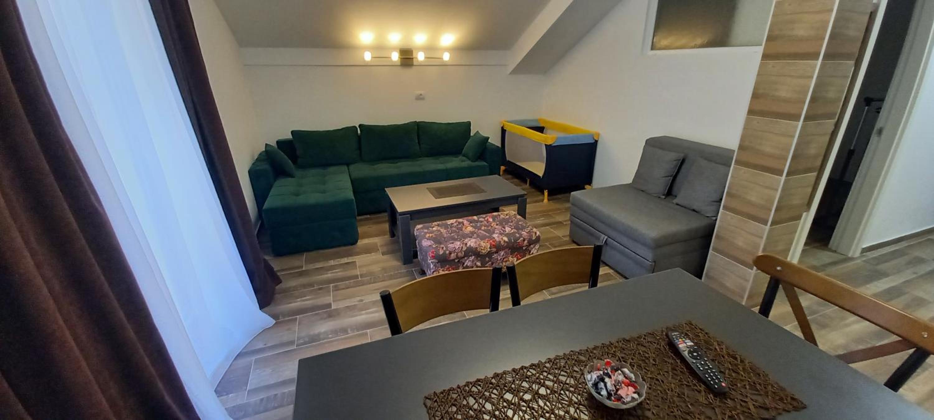 One-Bedroom Apartment photo 1