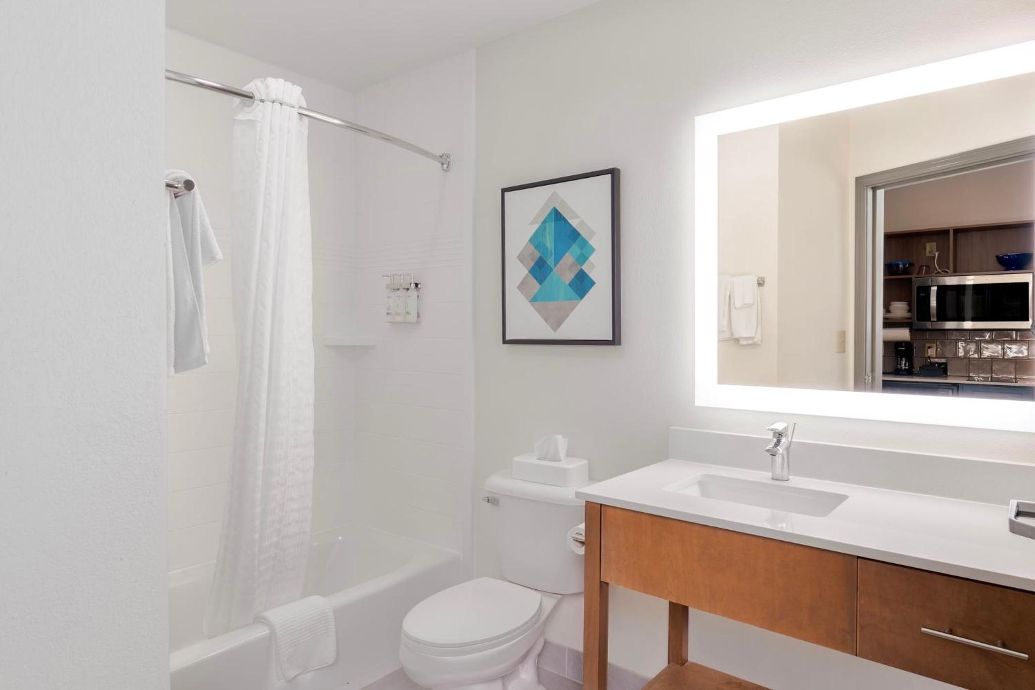 Studio Suite - Photo 2