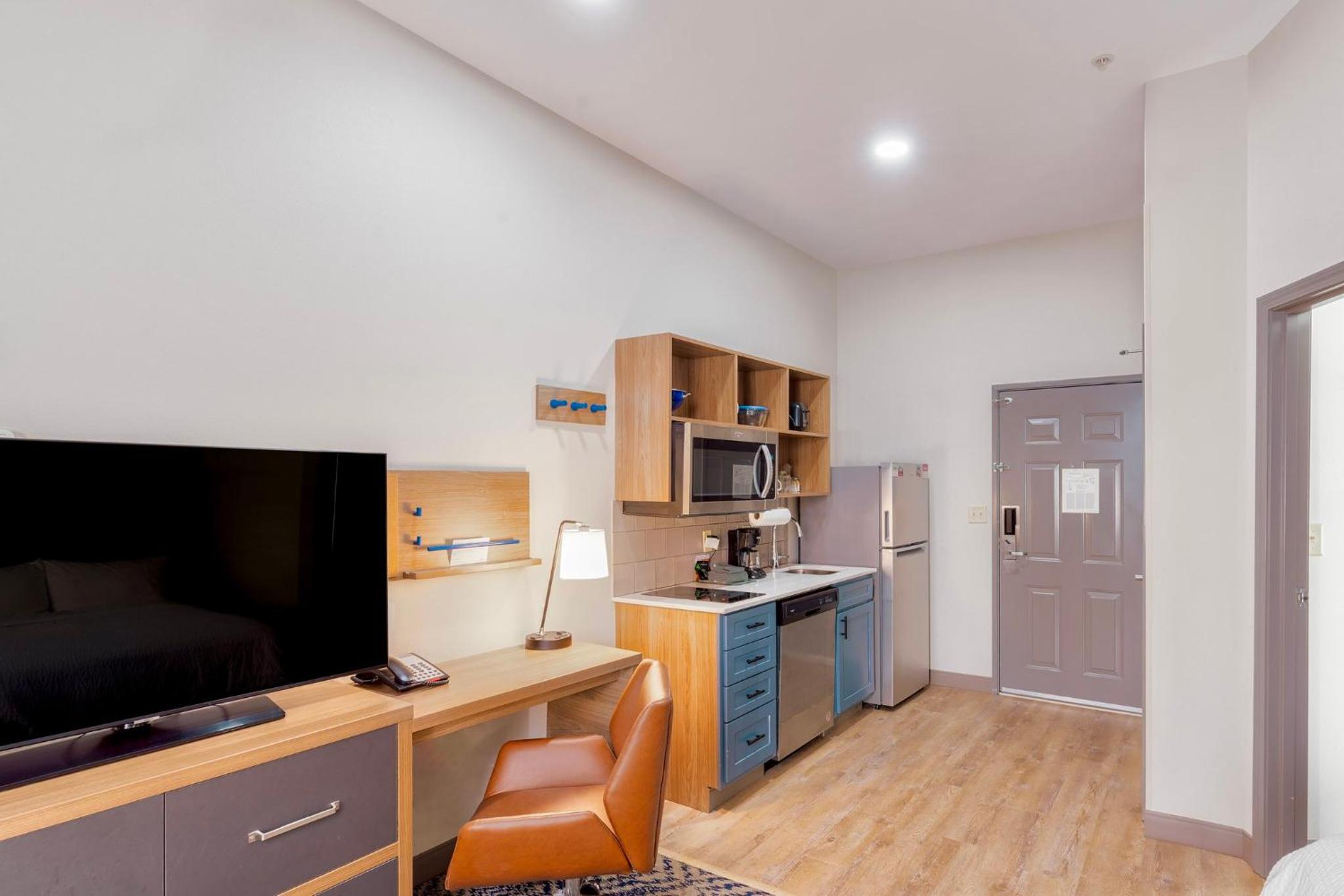 Studio Suite - Photo 5