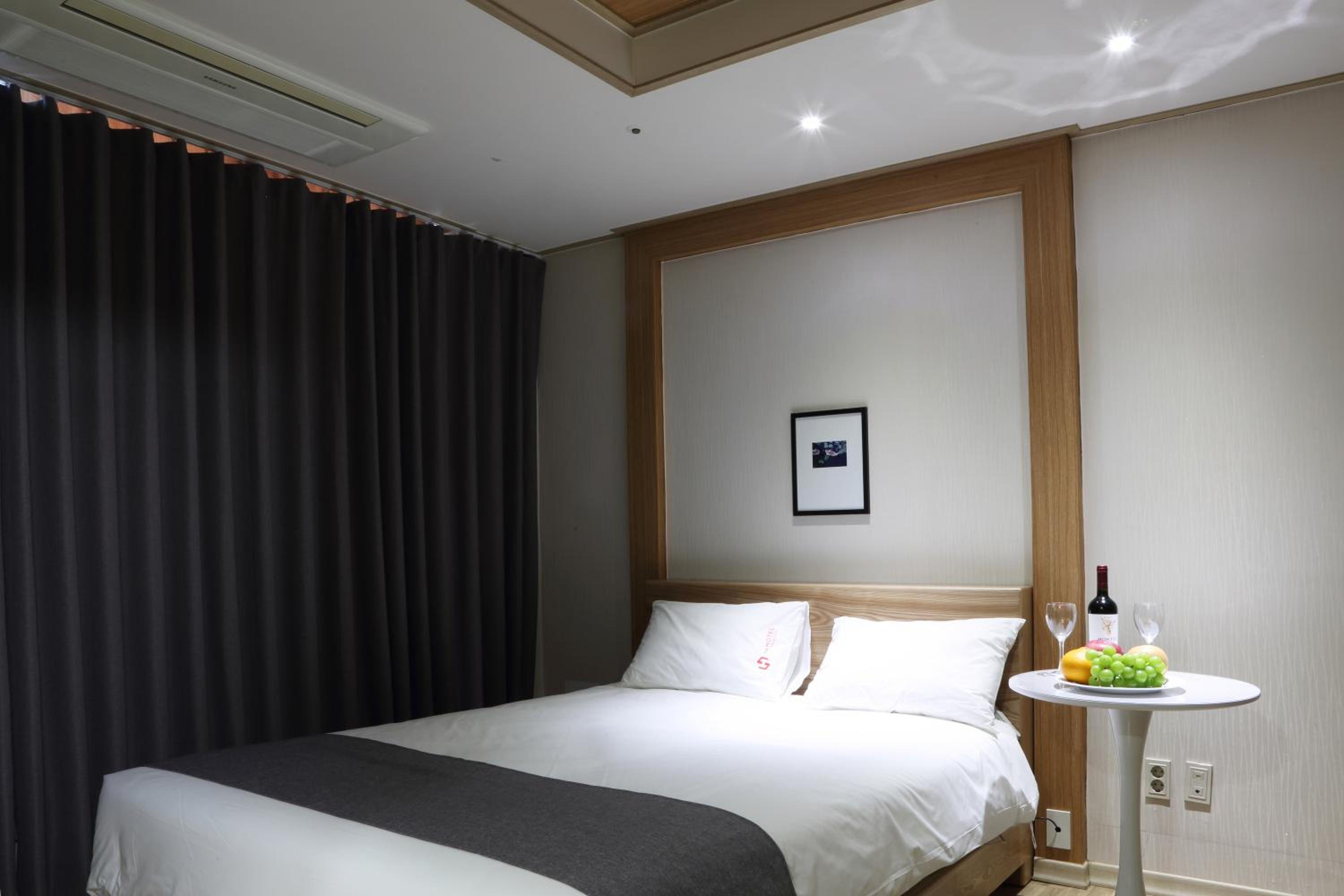 Double Room - Photo 10