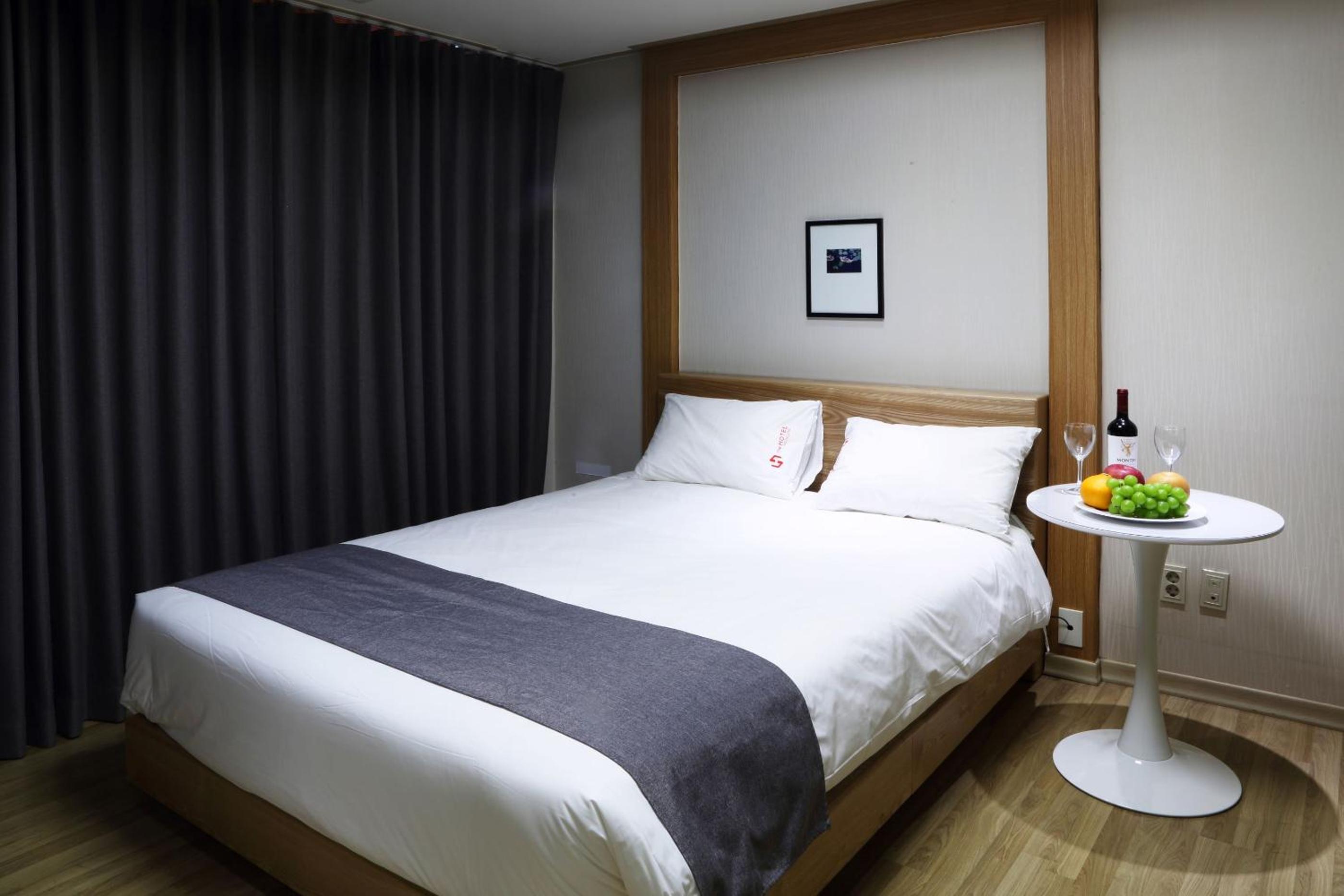 Double Room - Photo 9