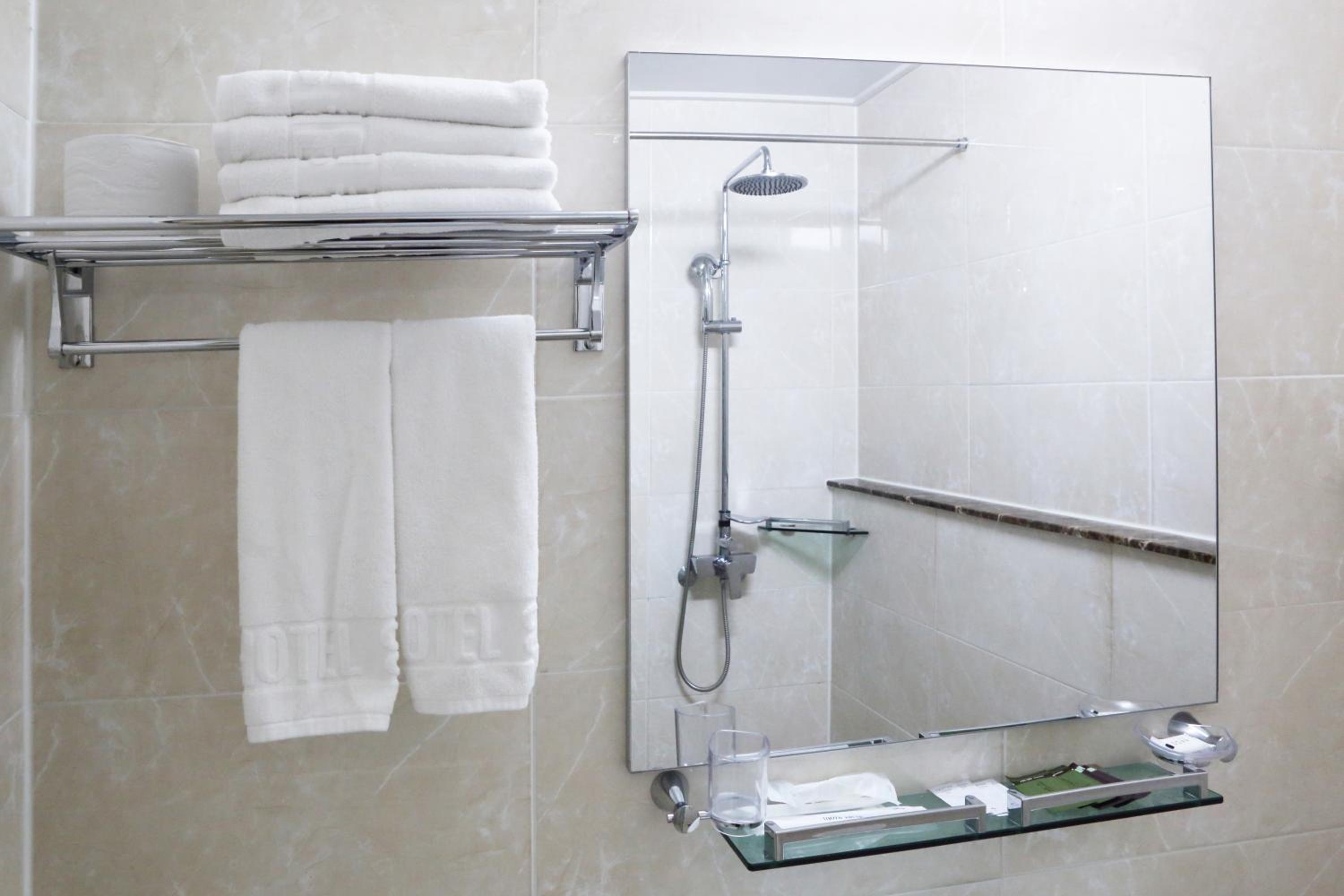 Double Room - Photo 7