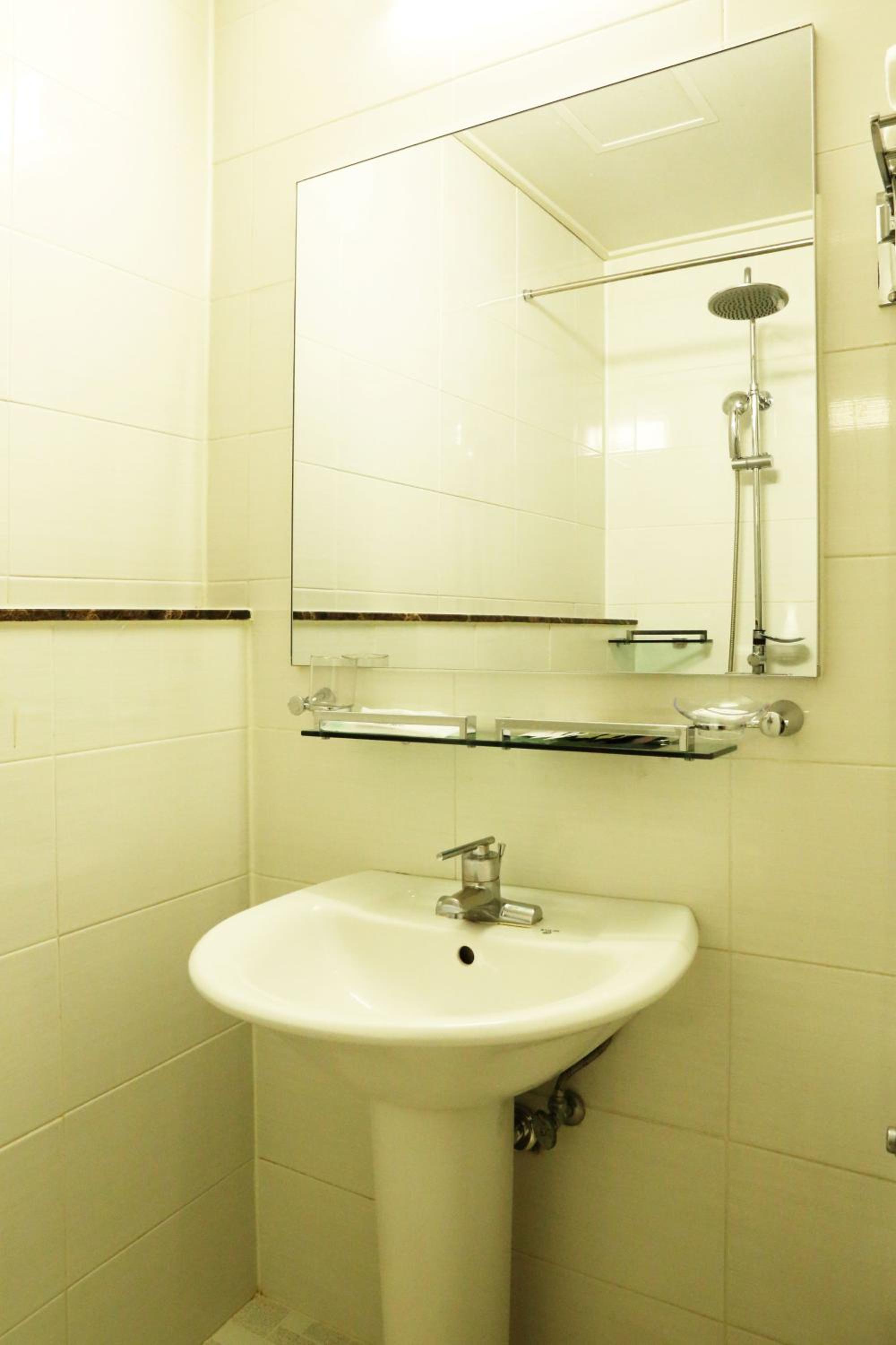 Double Room - Photo 5
