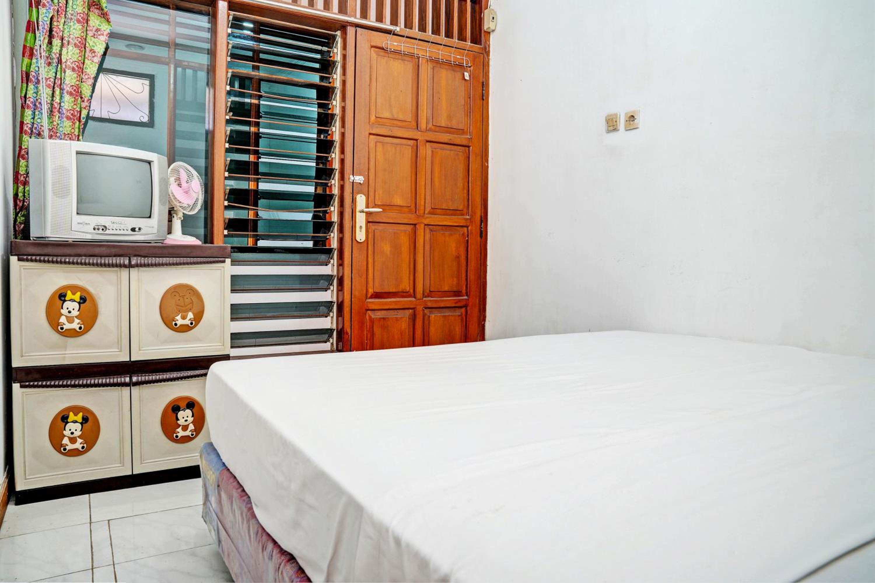Budget Double Room photo 3
