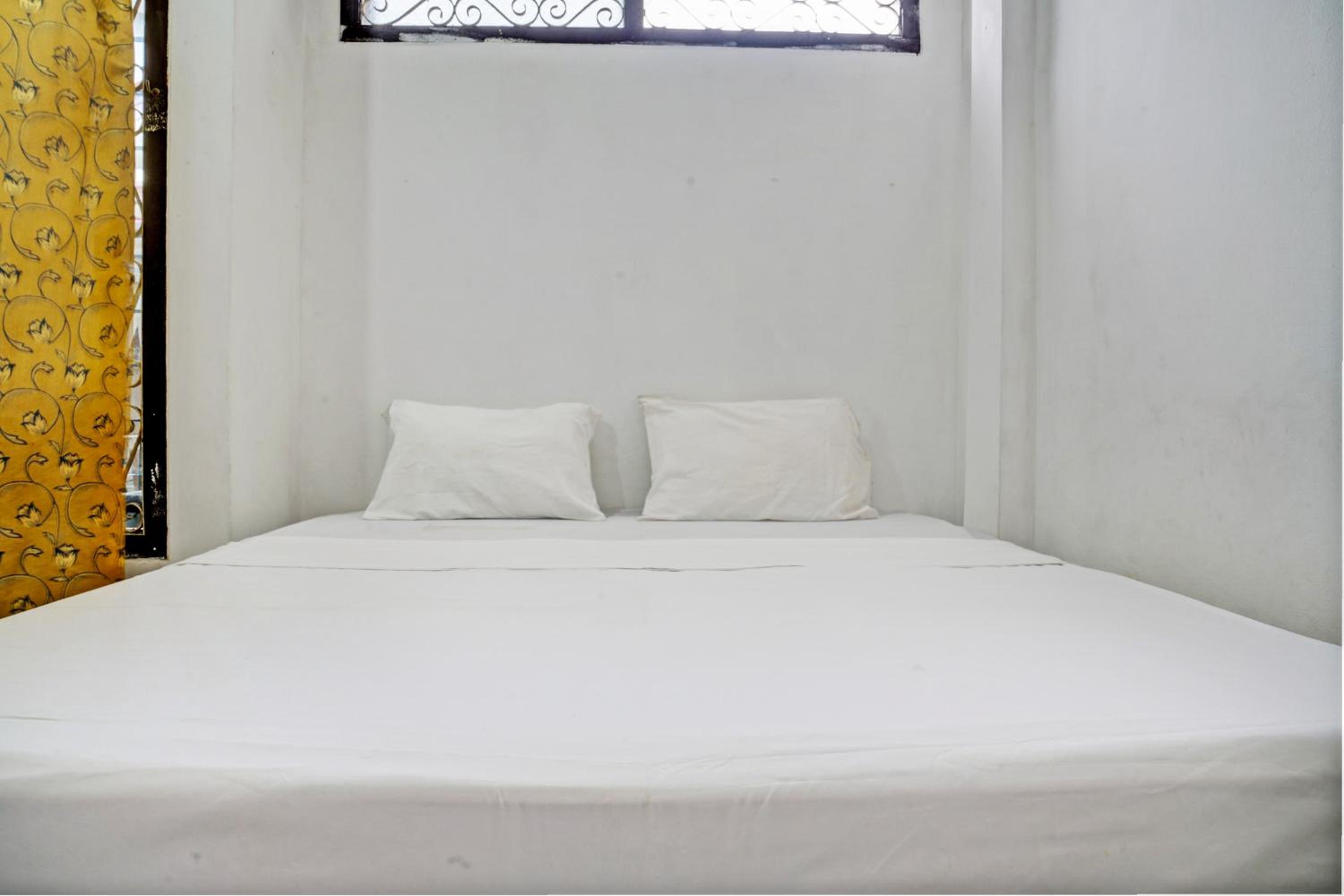 Budget Double Room photo 2