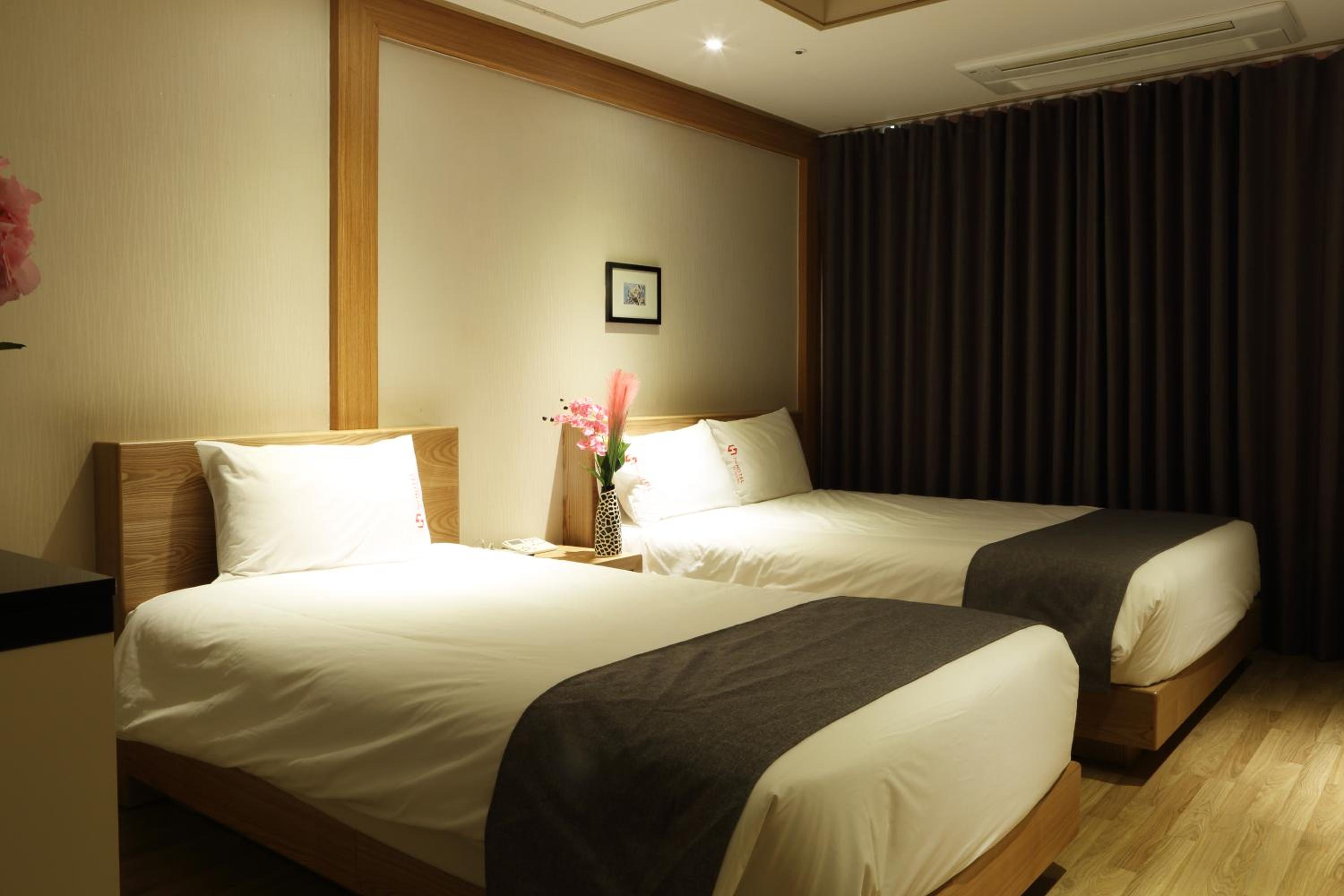 Deluxe Twin Room - Photo 8