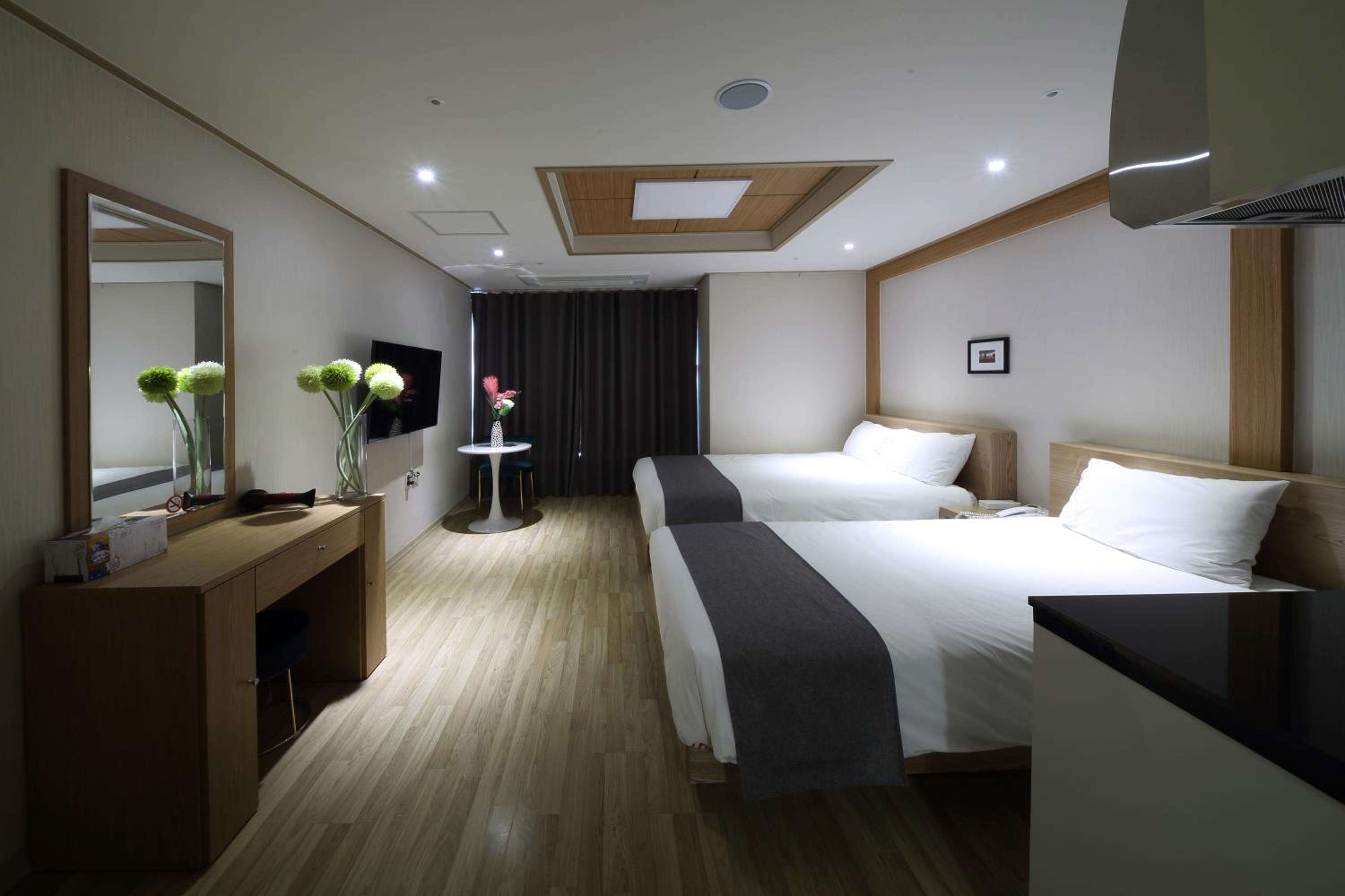 Deluxe Twin Room - Photo 16