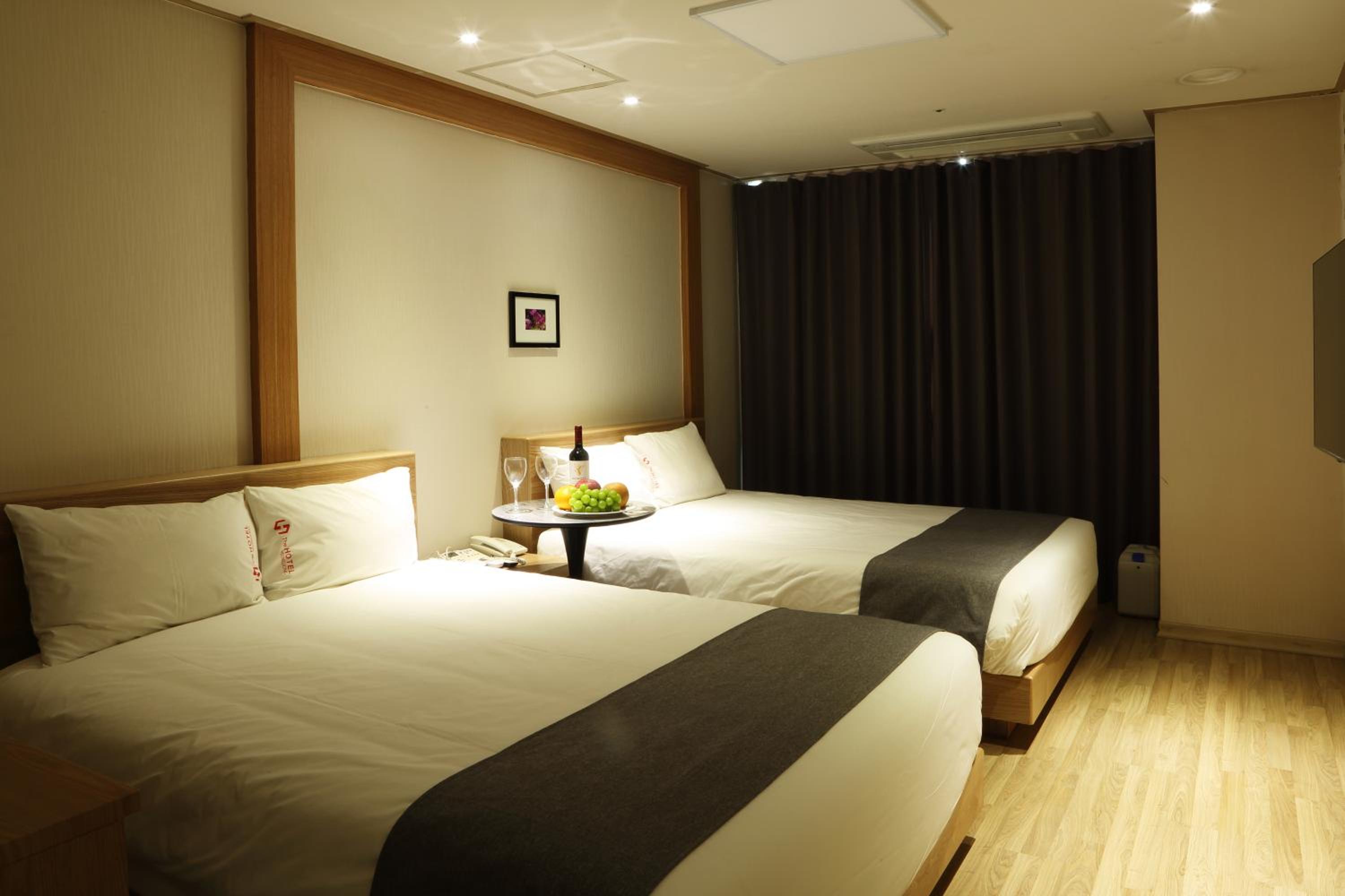 Deluxe Twin Room - Photo 11