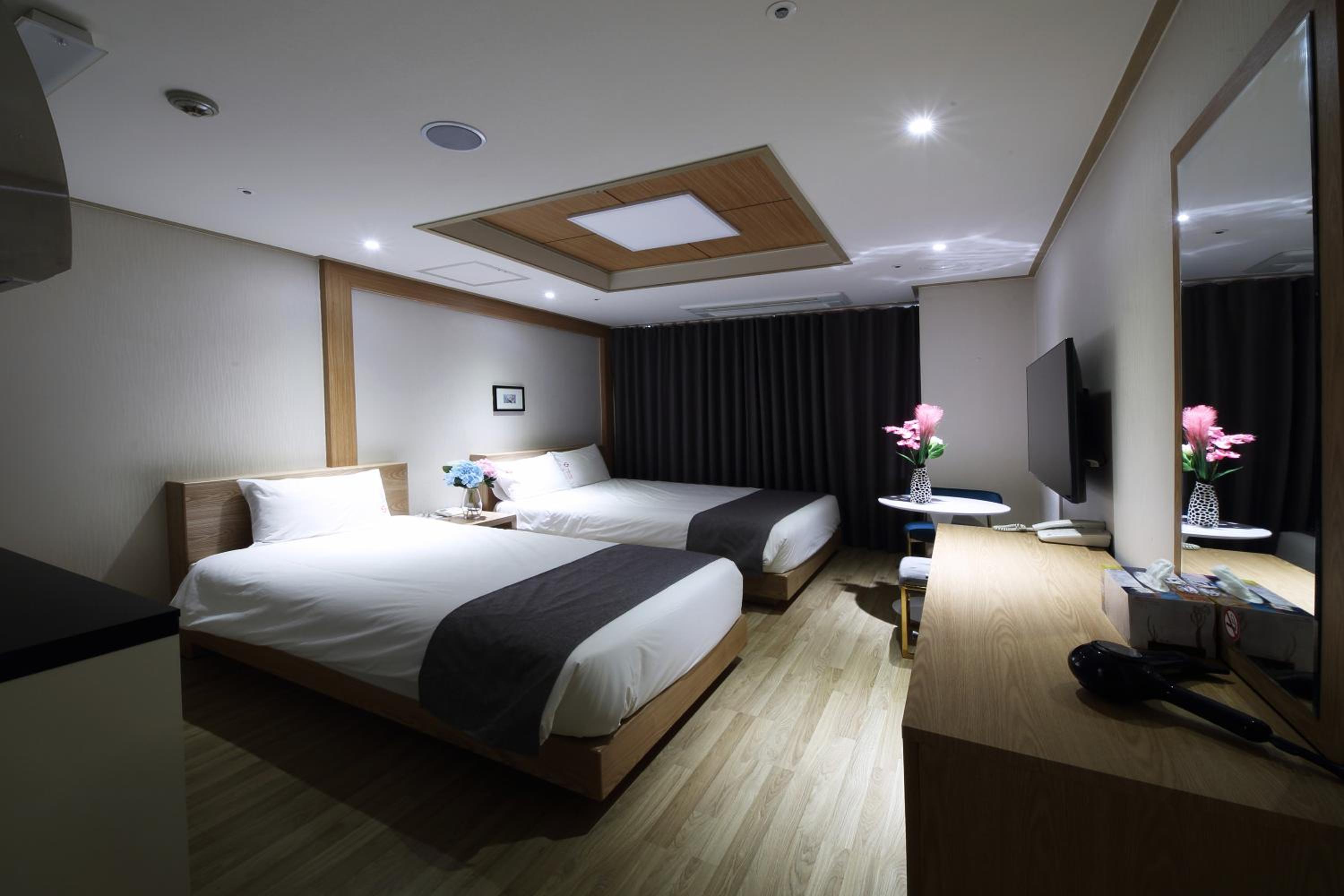 Deluxe Twin Room - Photo 24