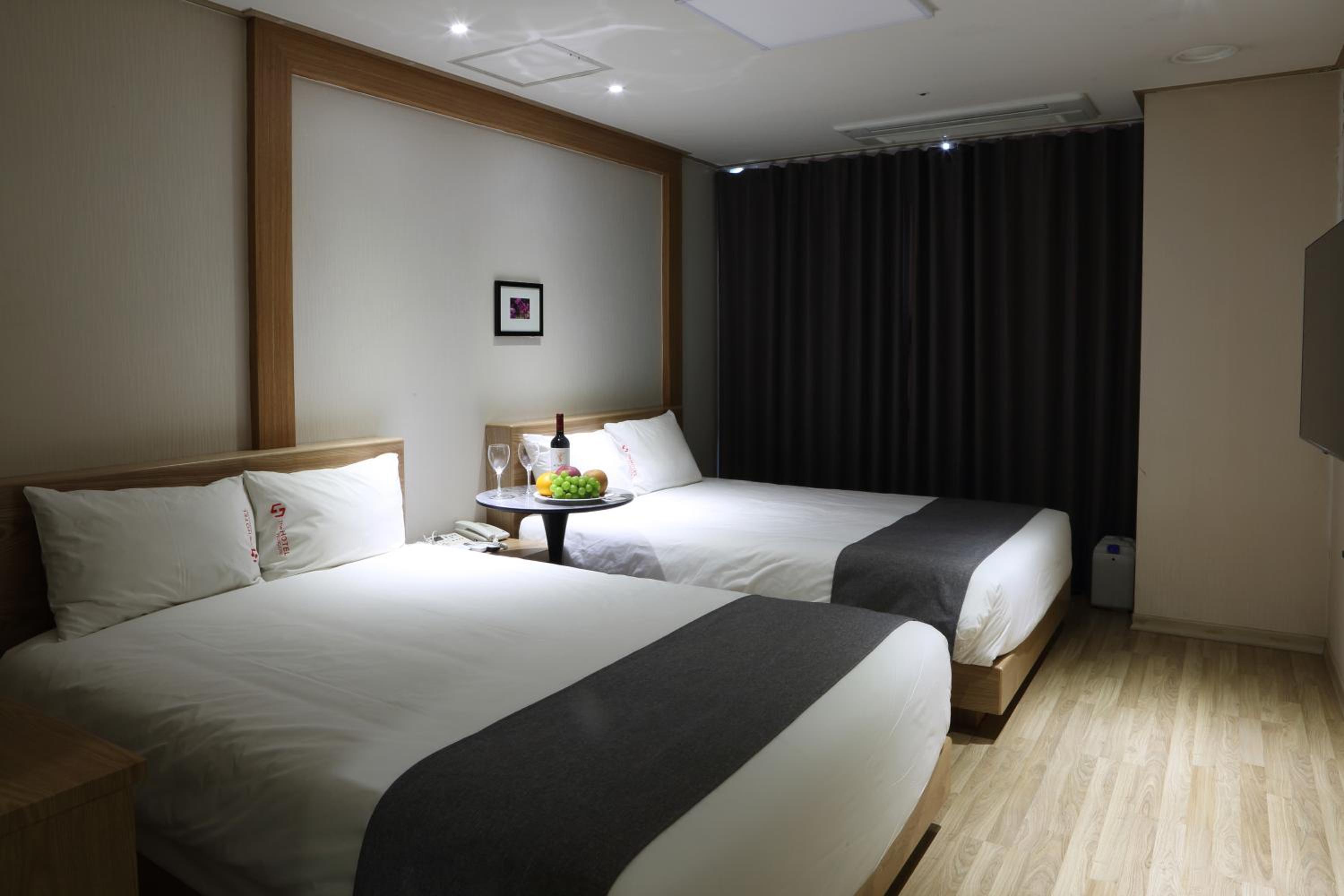 Deluxe Twin Room - Photo 21