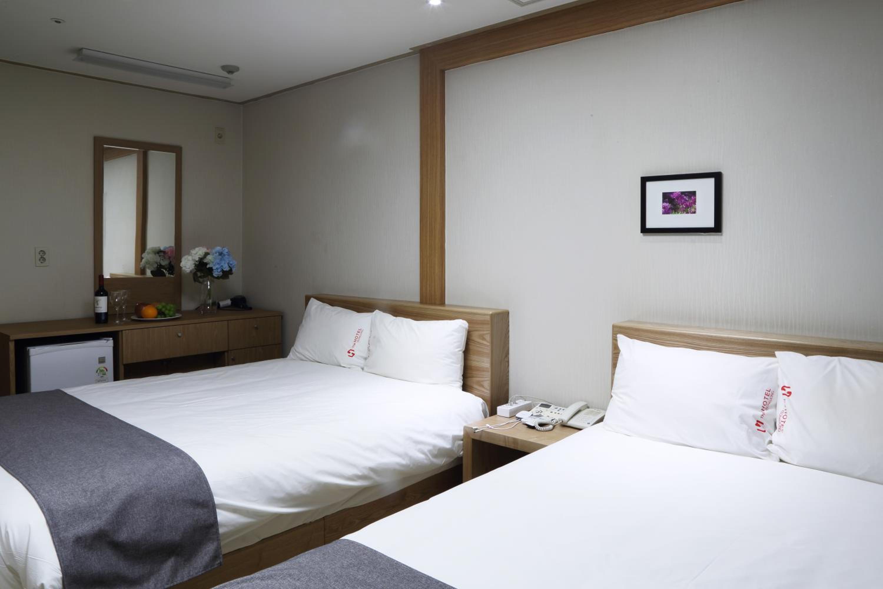 Deluxe Twin Room - Photo 17