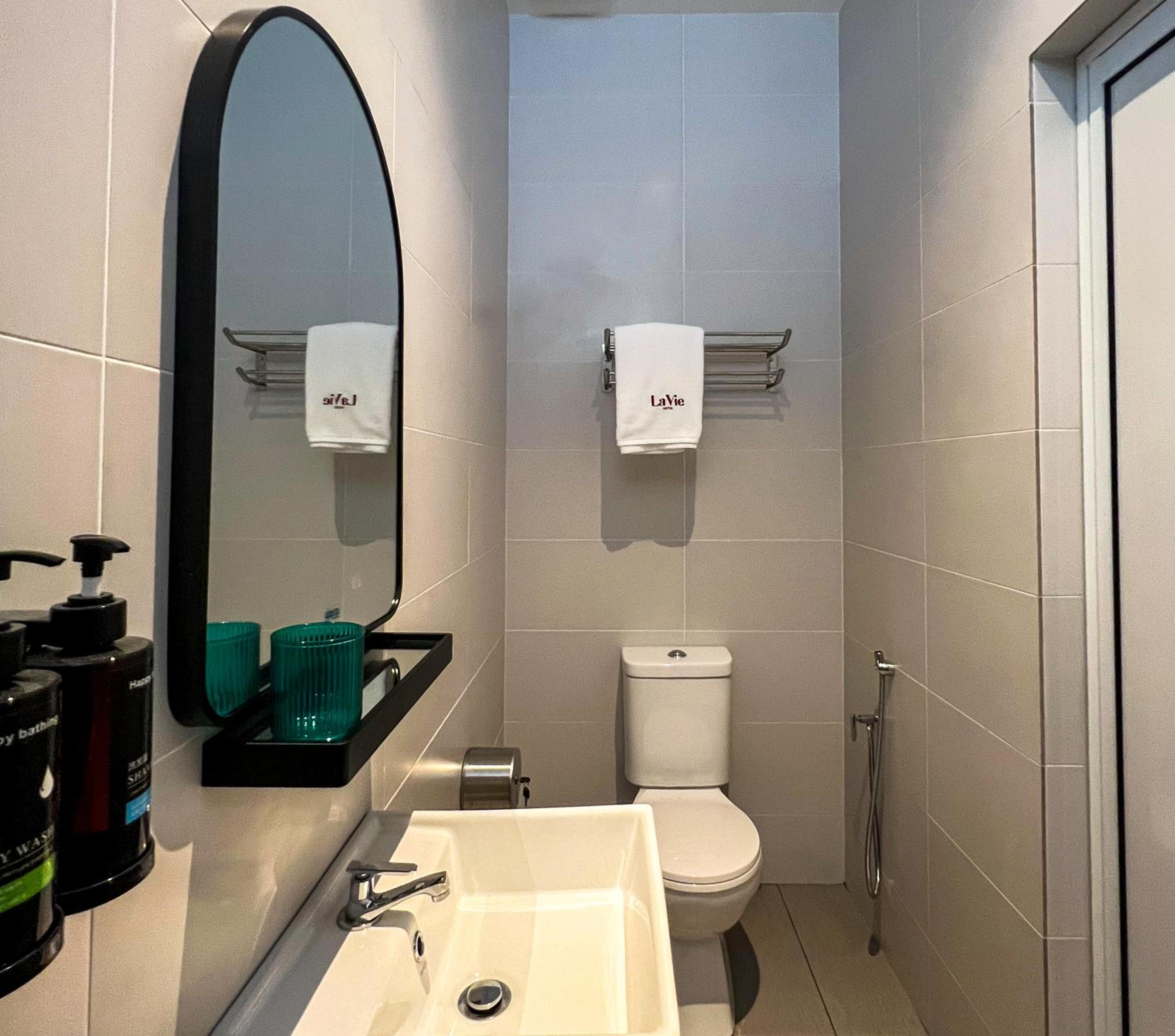 Standard Single Room - Photo 4