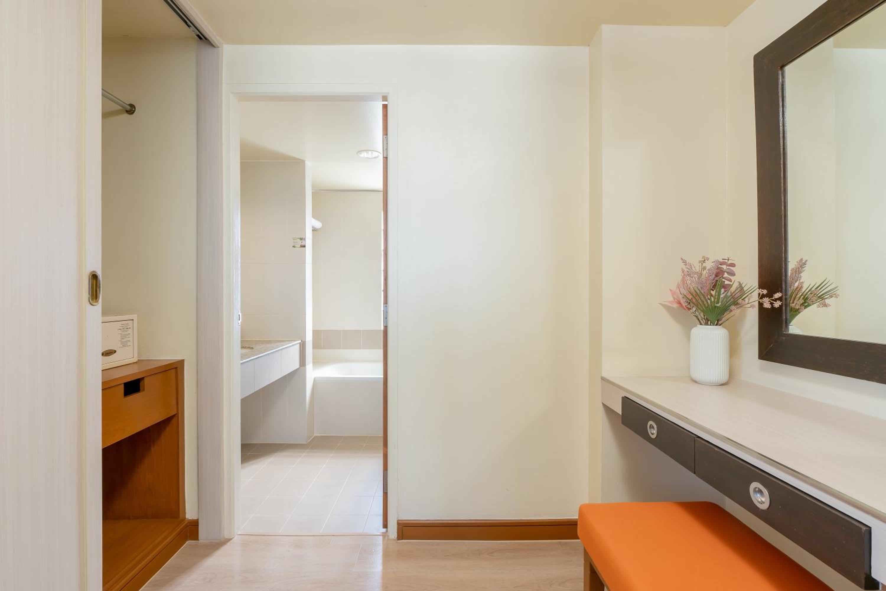  Seaview Deluxe Room - Photo 4