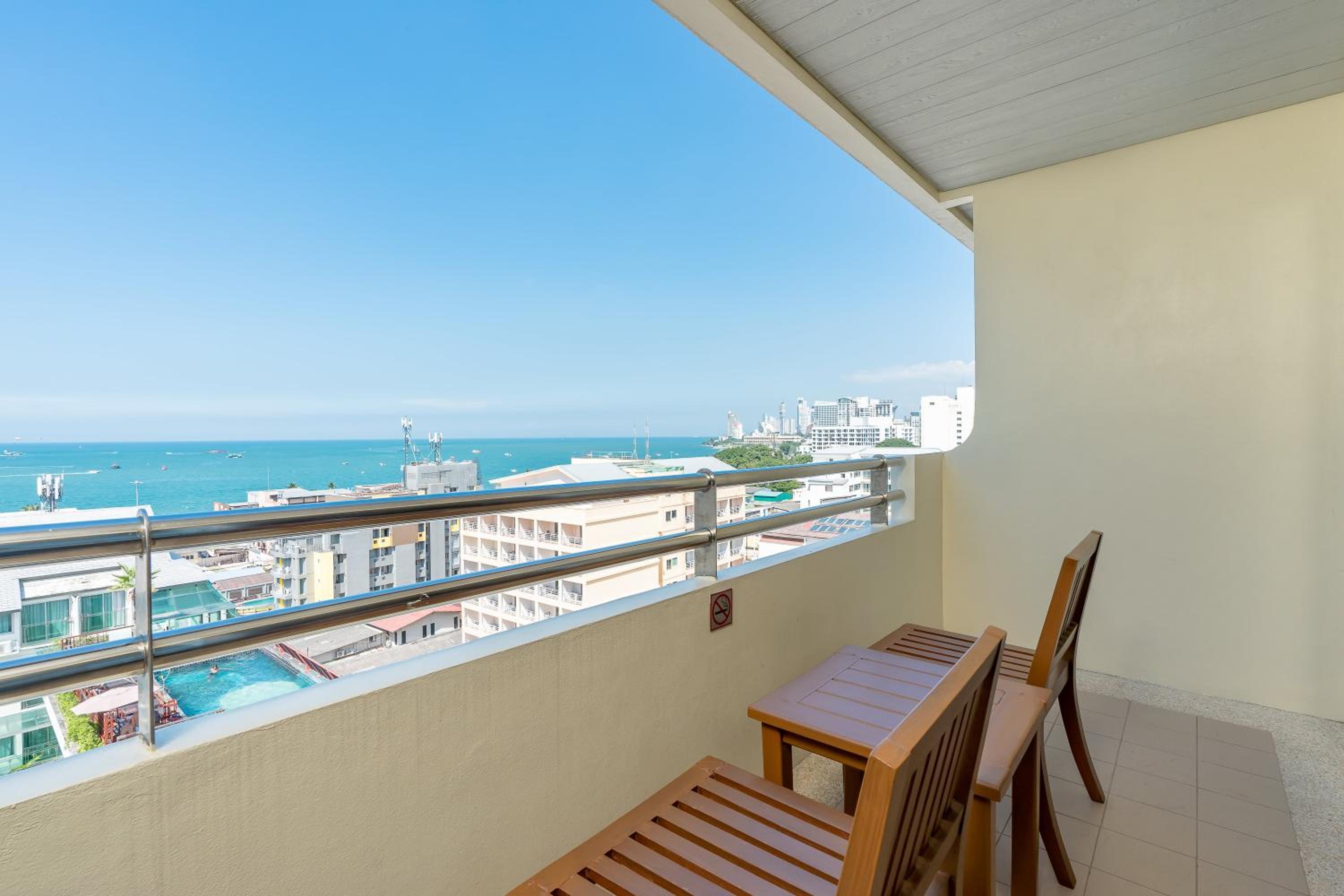 Seaview Room - Photo 4
