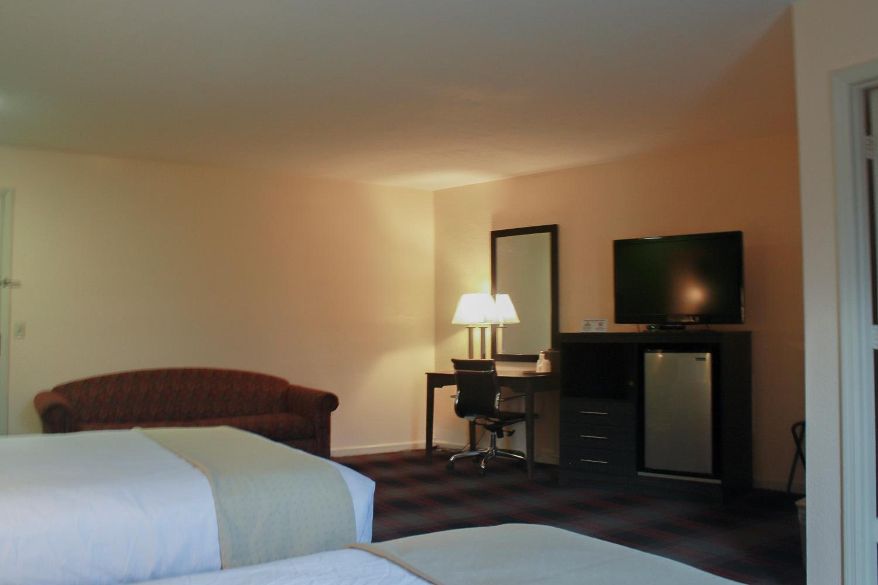 Queen Suite - Photo 4