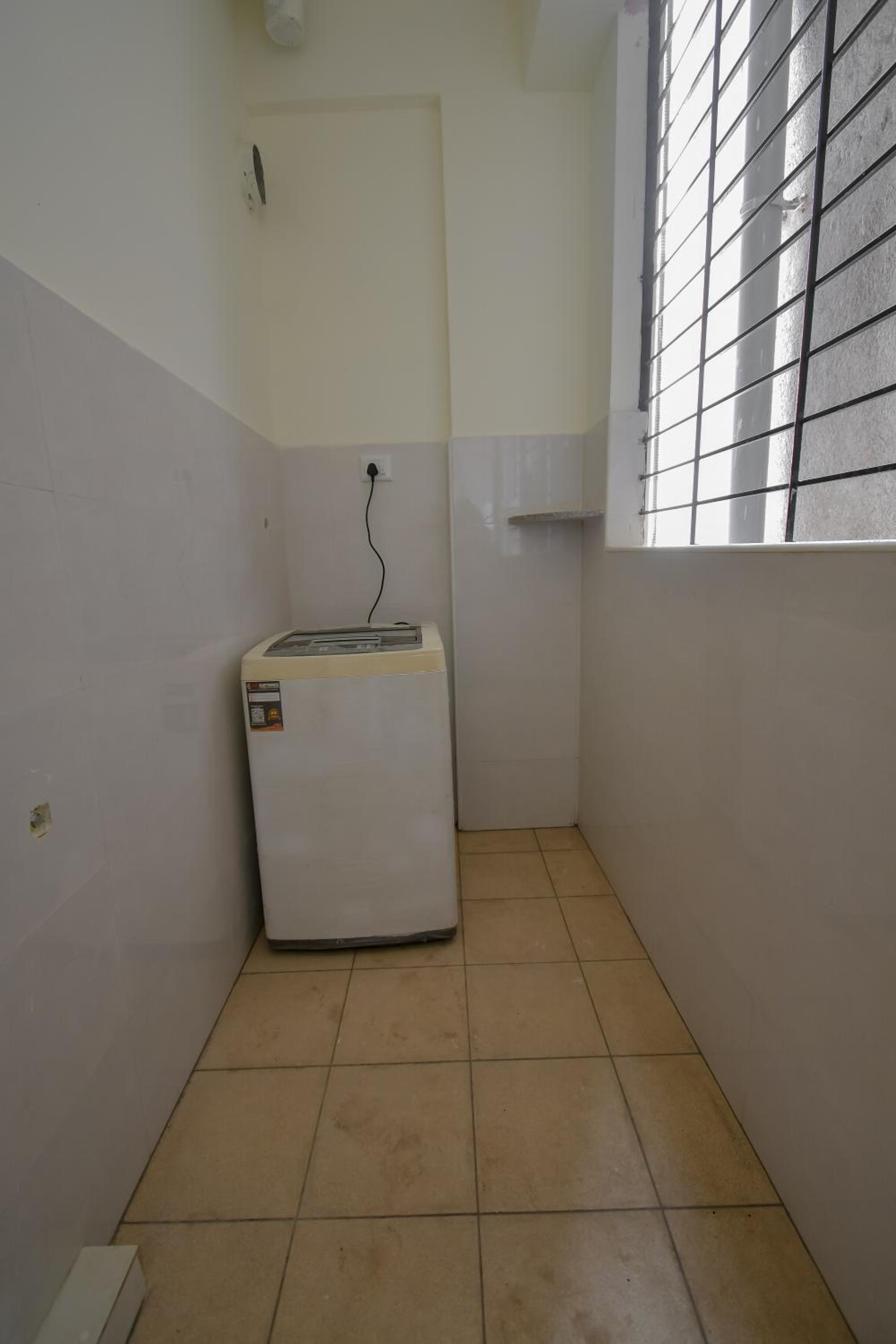 Two-Bedroom Apartment - Photo 21