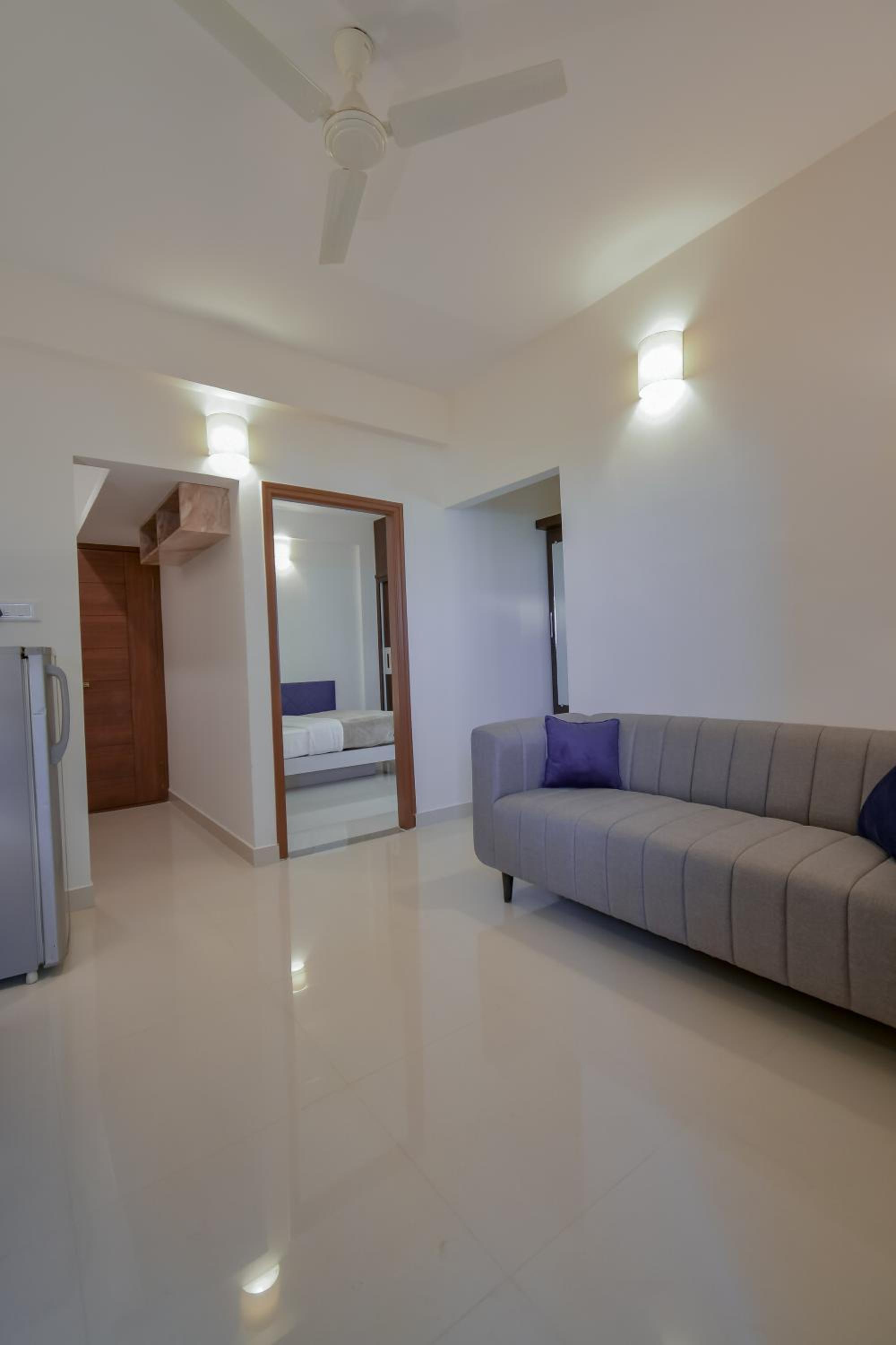 Deluxe One-Bedroom Apartment - Photo 9