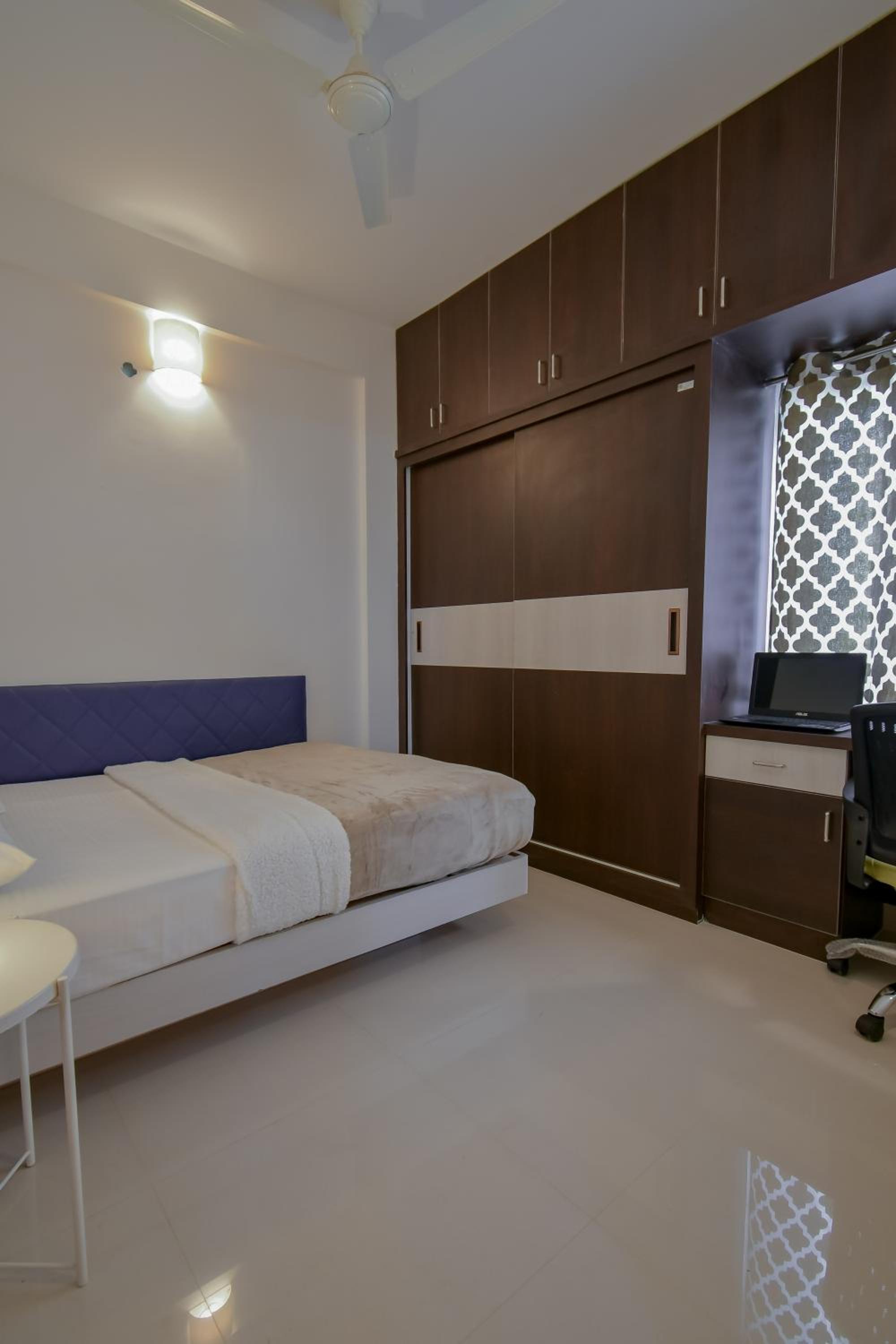 Deluxe One-Bedroom Apartment - Photo 6