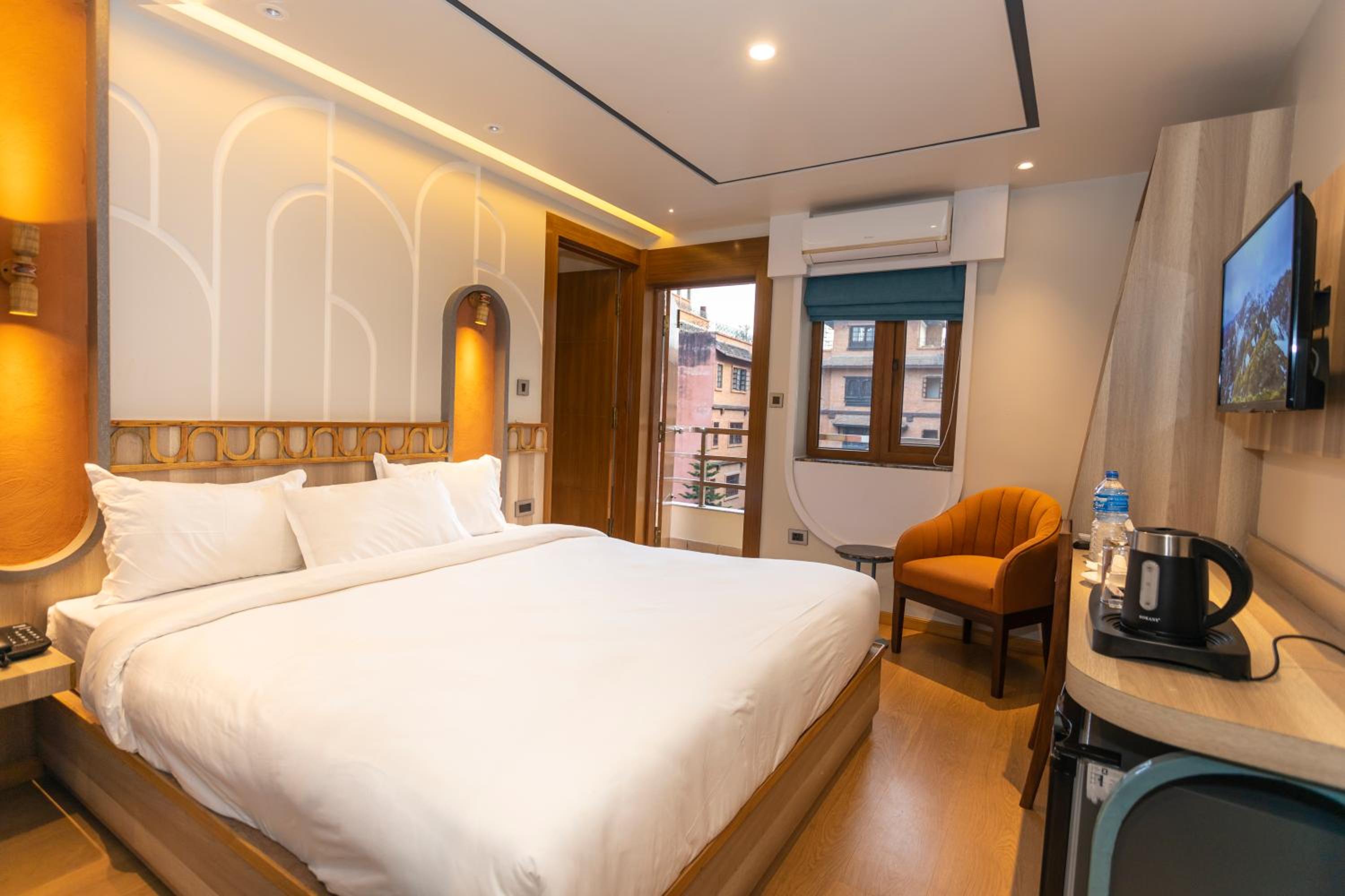 Deluxe Double Room - Photo 13