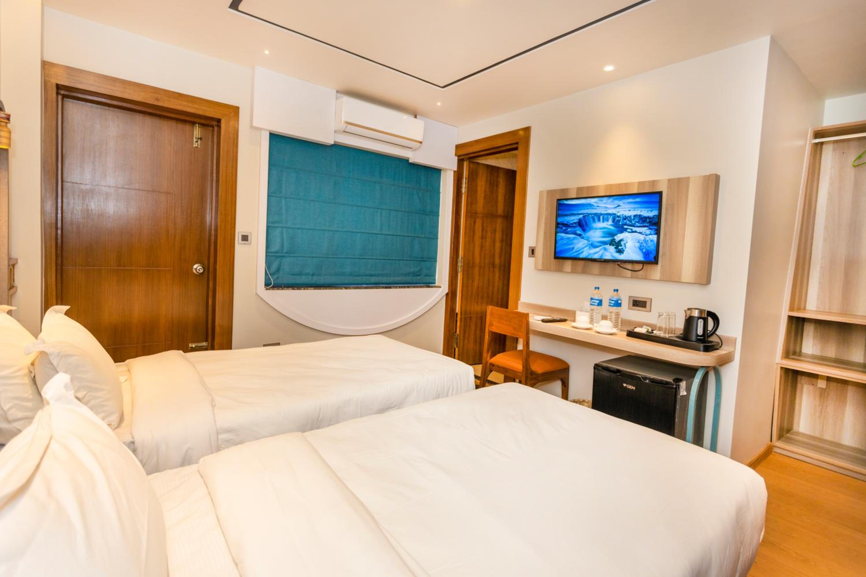 Deluxe Twin Room - Photo 8