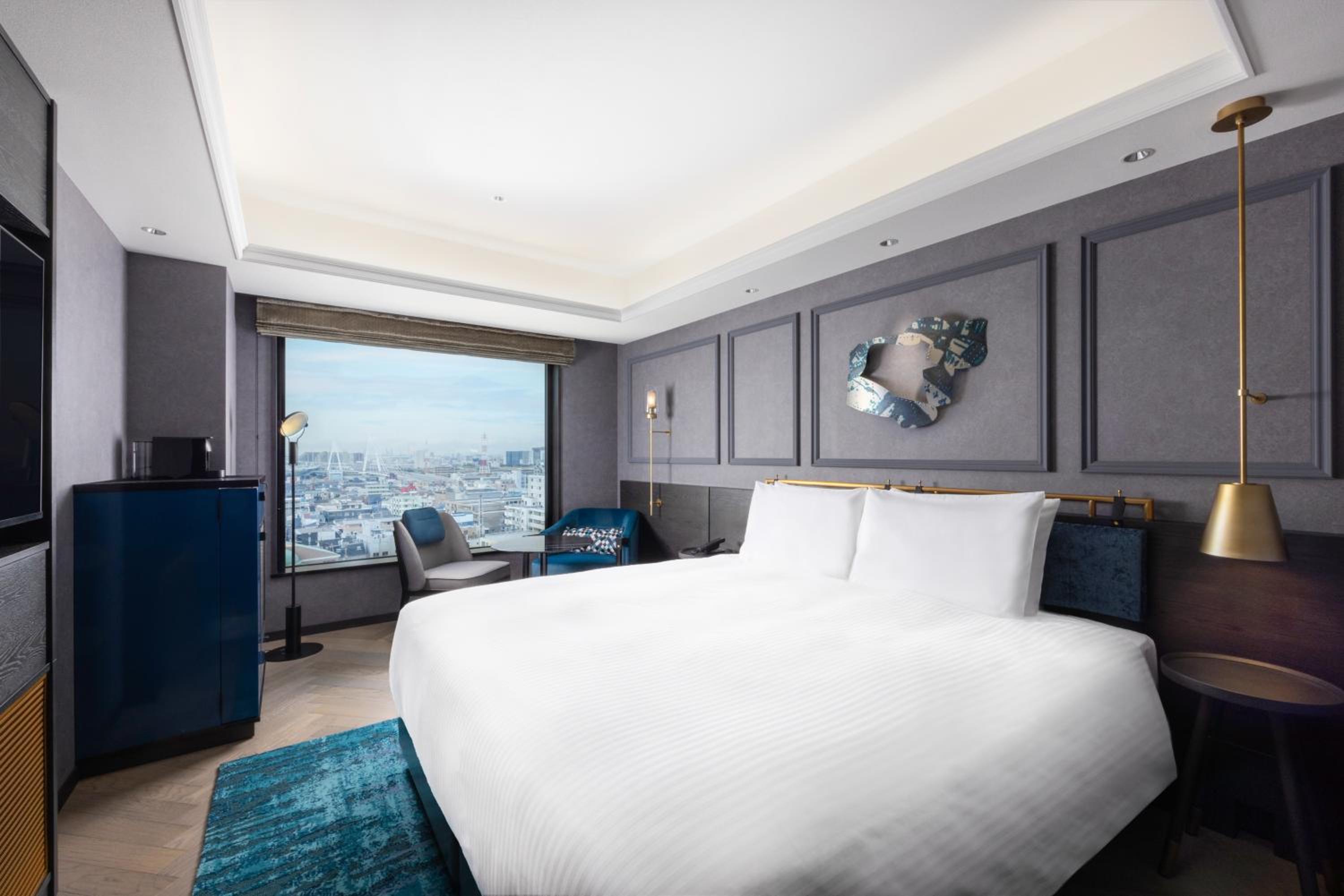 Privilege Room with One King Bed and Bathtub - Non Smoking - Photo 11