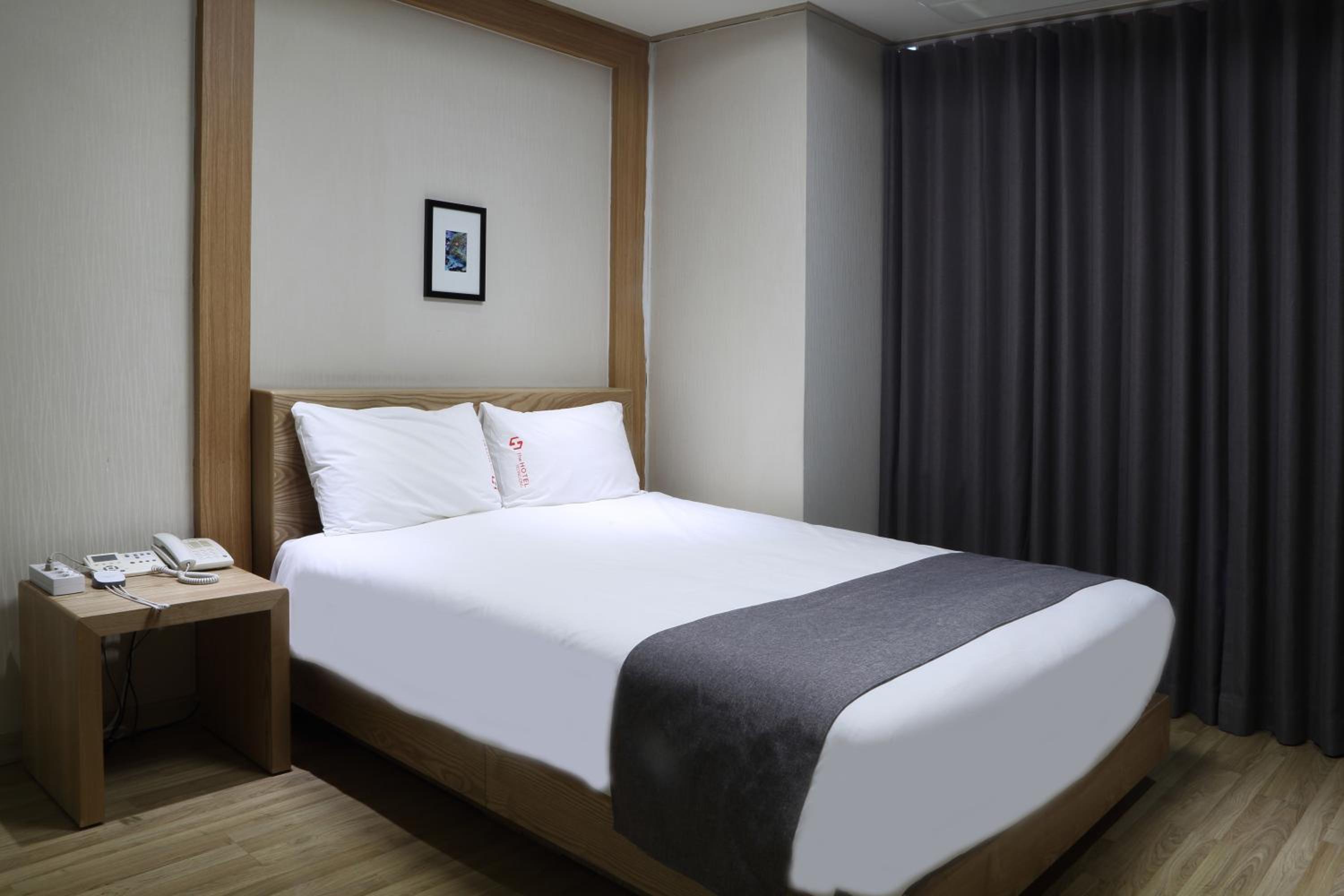 Double Room - Photo 12