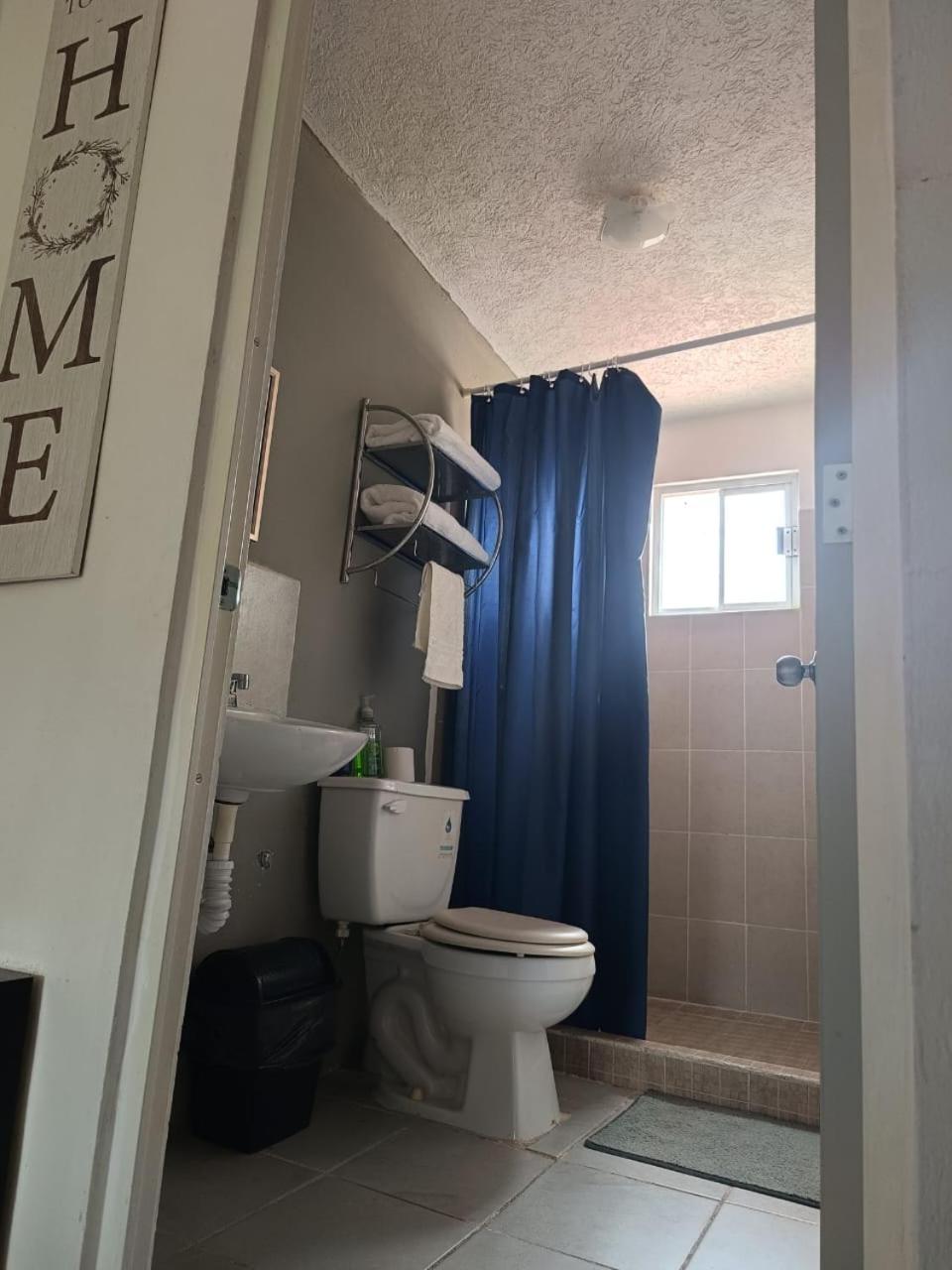 Three-Bedroom House - Photo 7