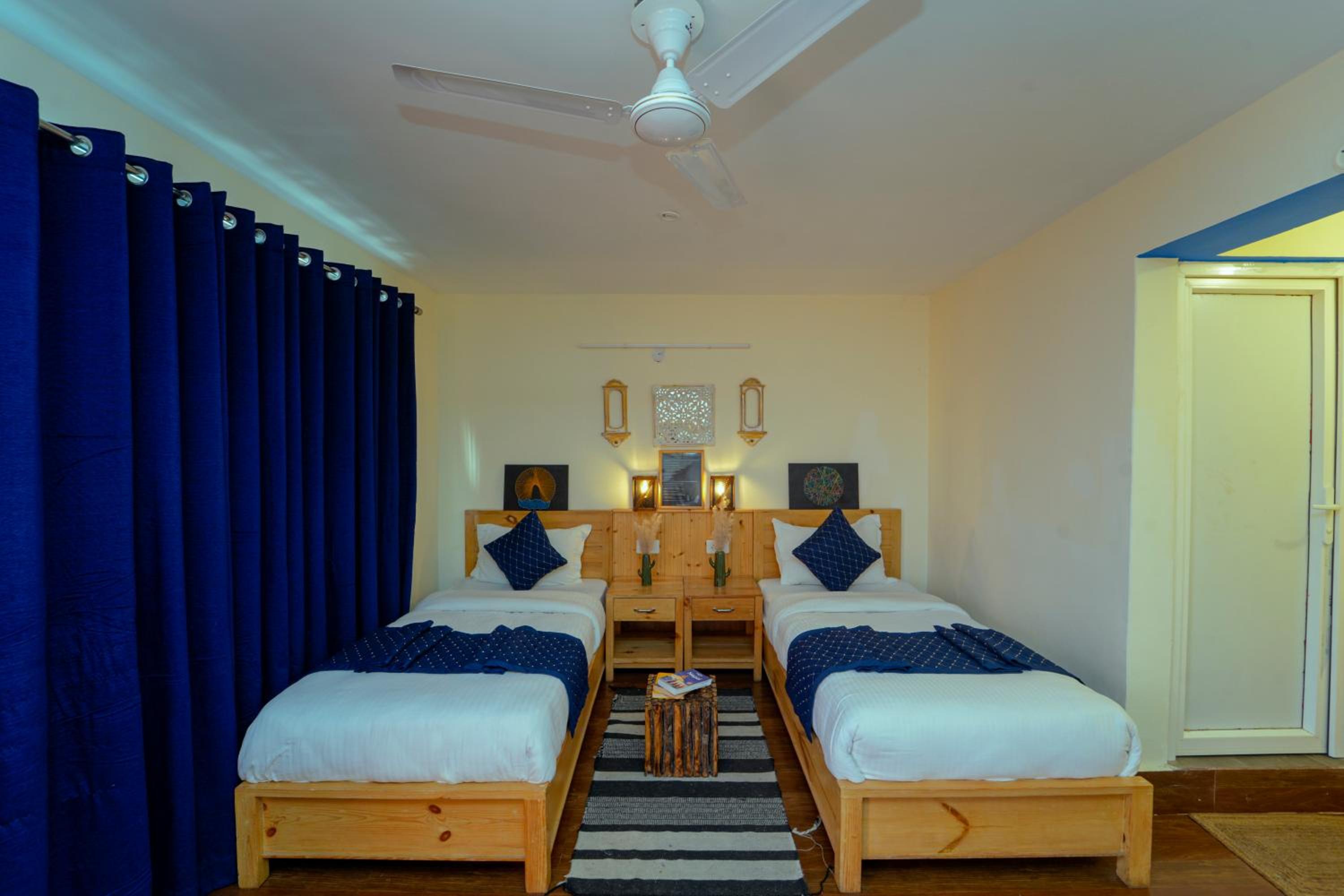 Single Bed in Mixed Dormitory Room