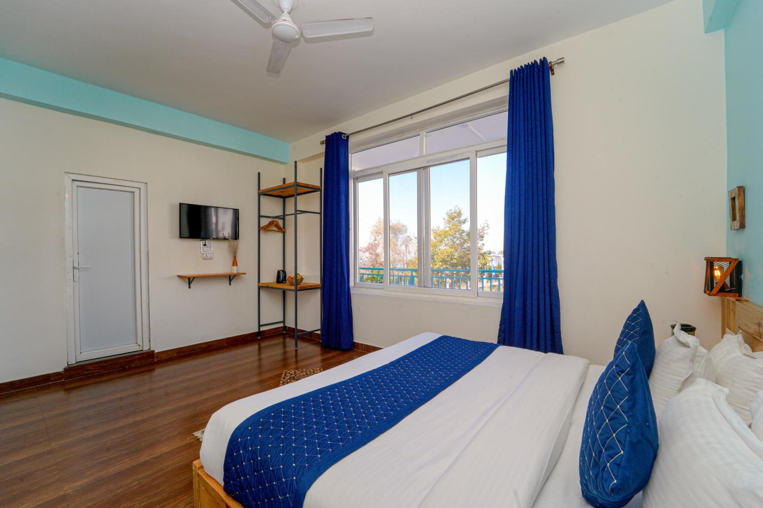 Double Room with Mountain View - Photo 4