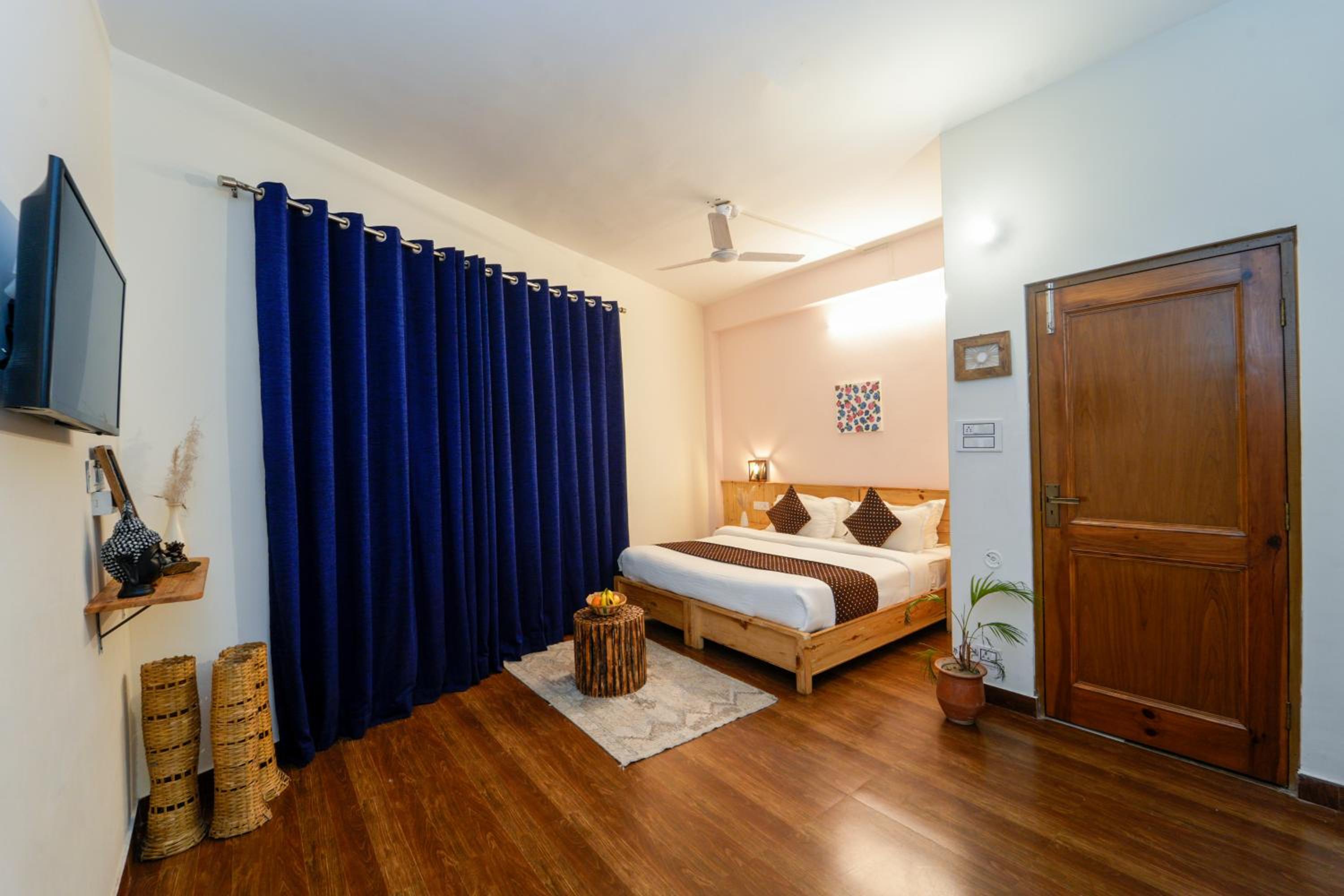 Deluxe Double Room - Photo 11