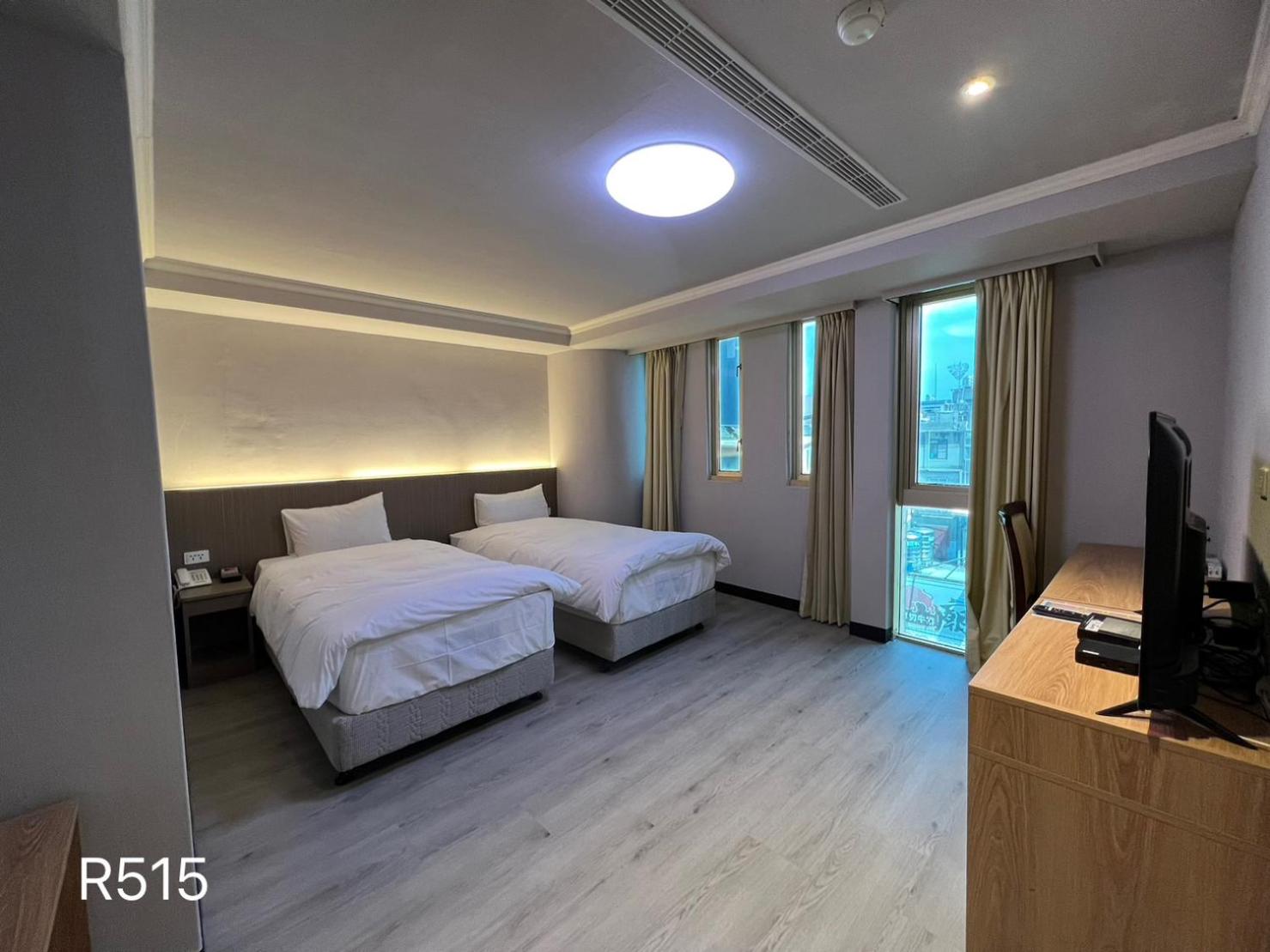 Standard Twin Room - Photo 7