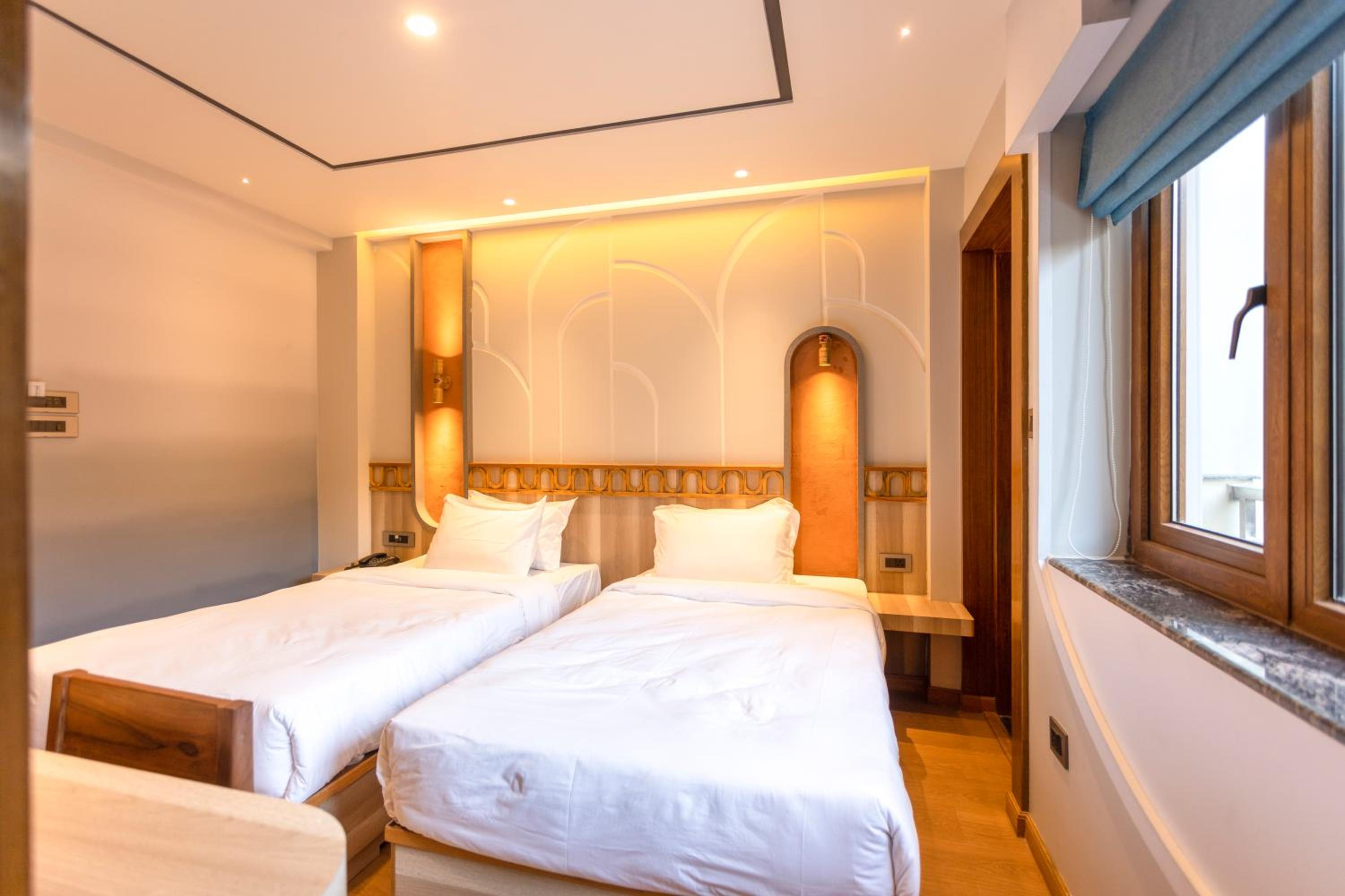 Deluxe Twin Room - Photo 4