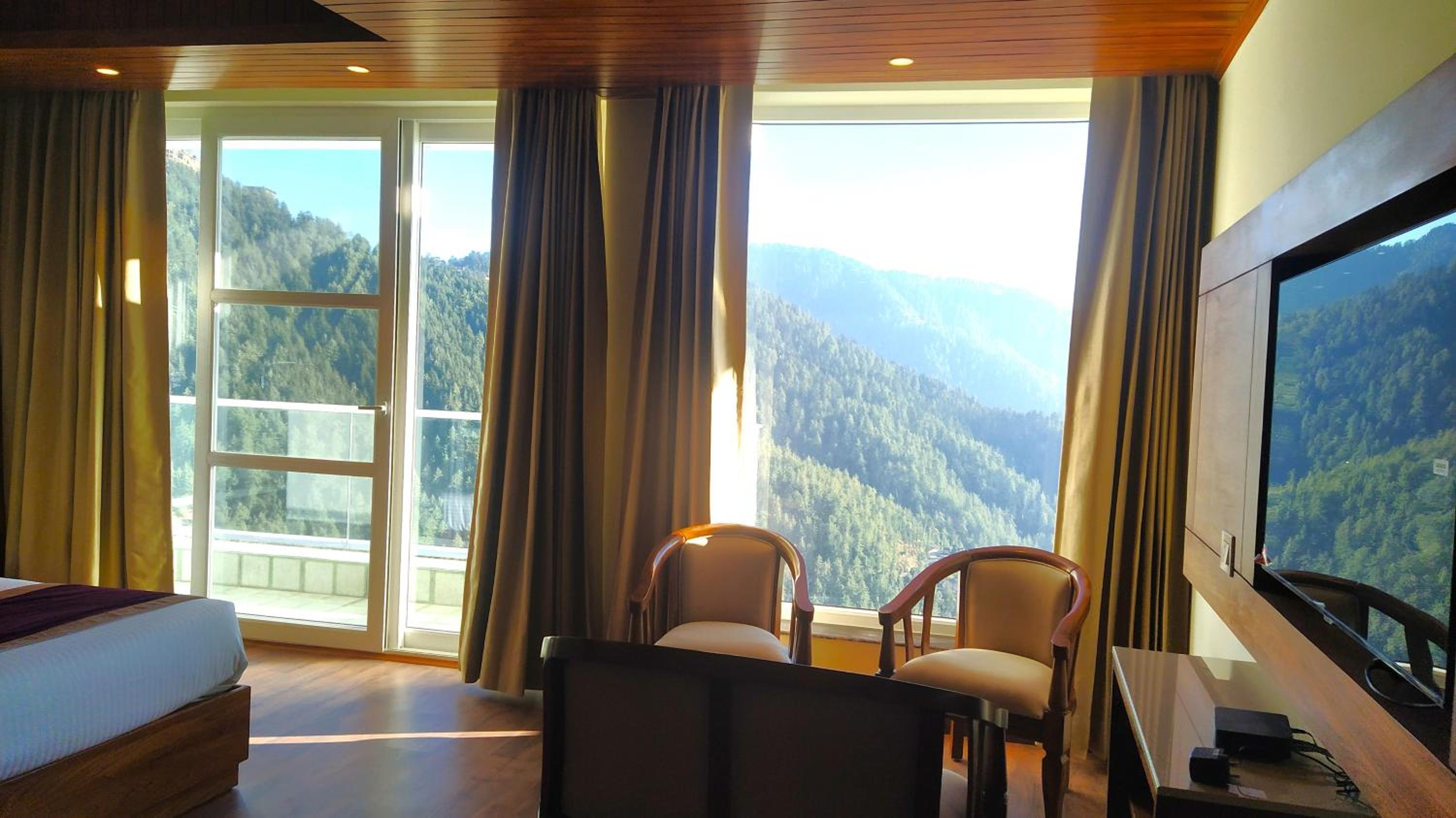 Family Room with Balcony photo 2