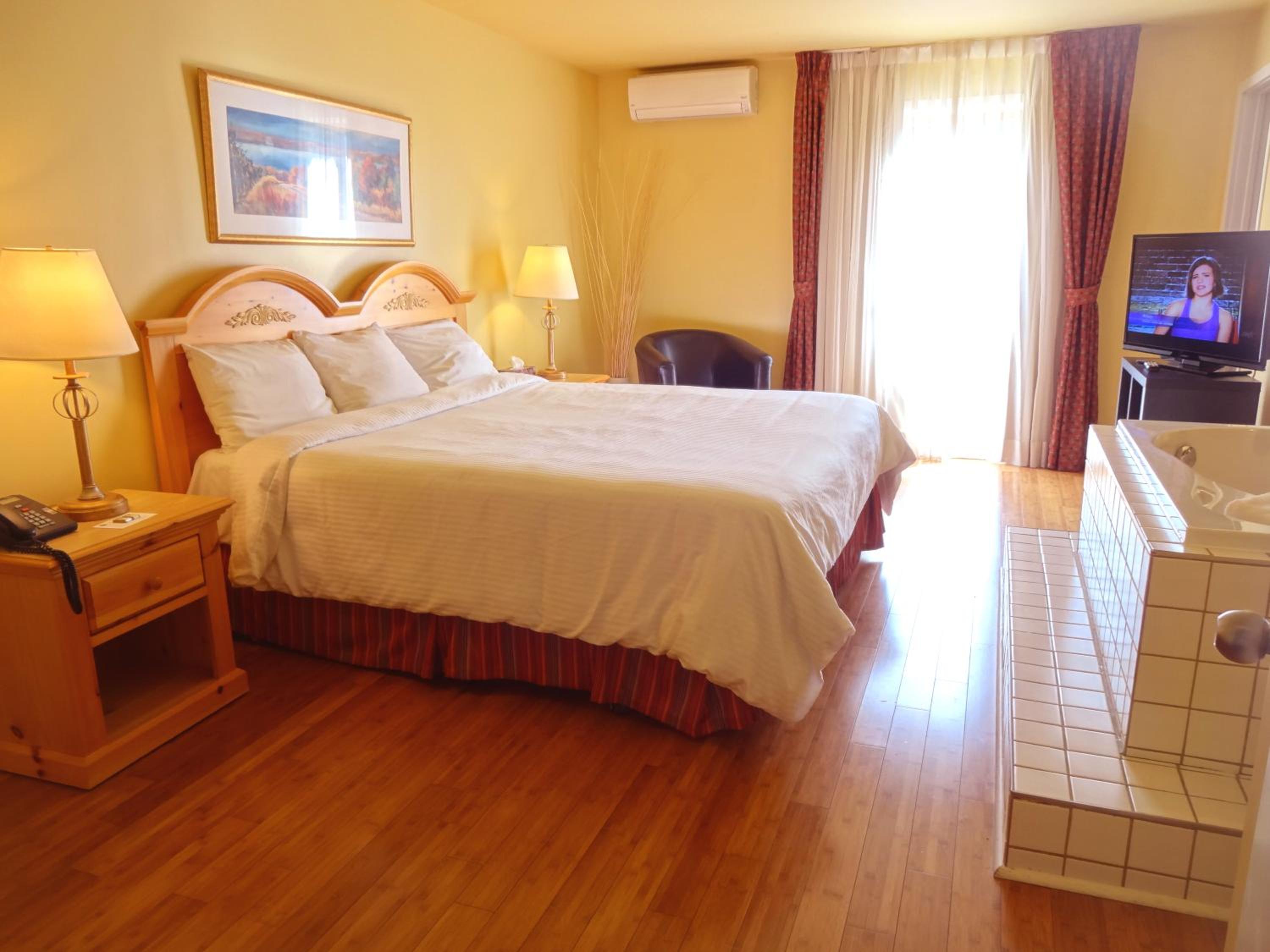 King Room with Spa Bath