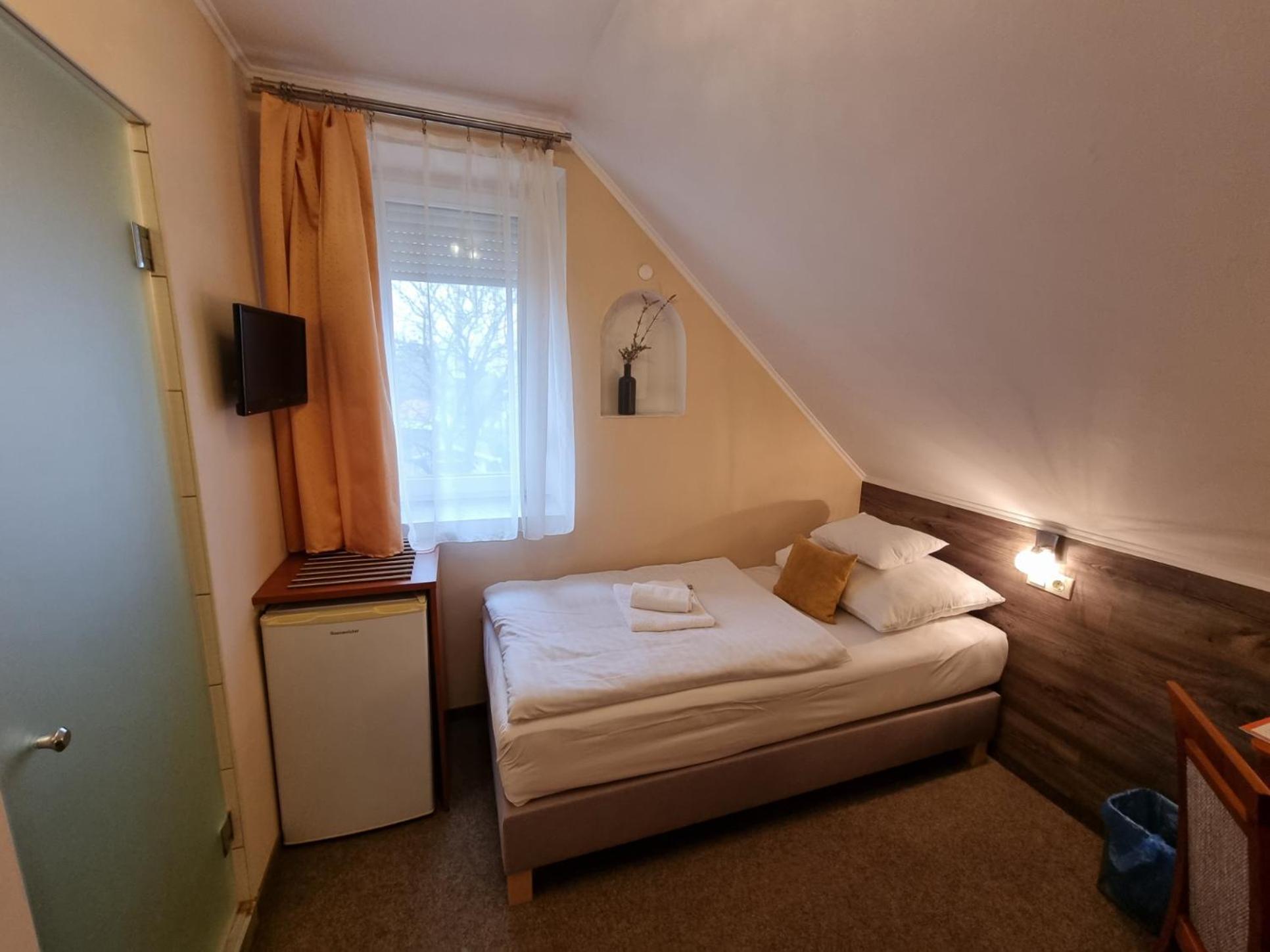 Single Room with External Toilet photo 3